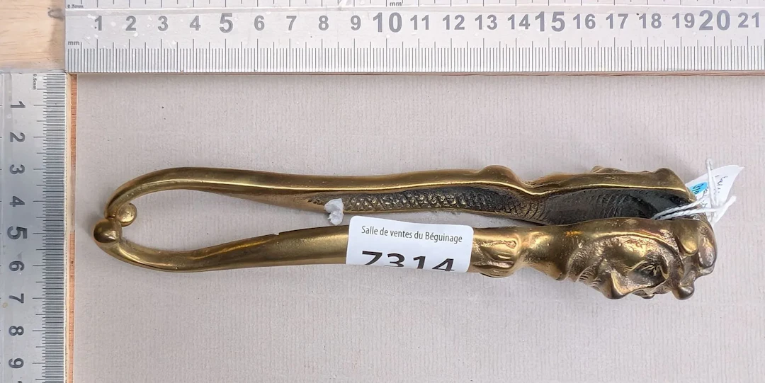 1 antique brass nutcracker - See photos for dimensions and condition