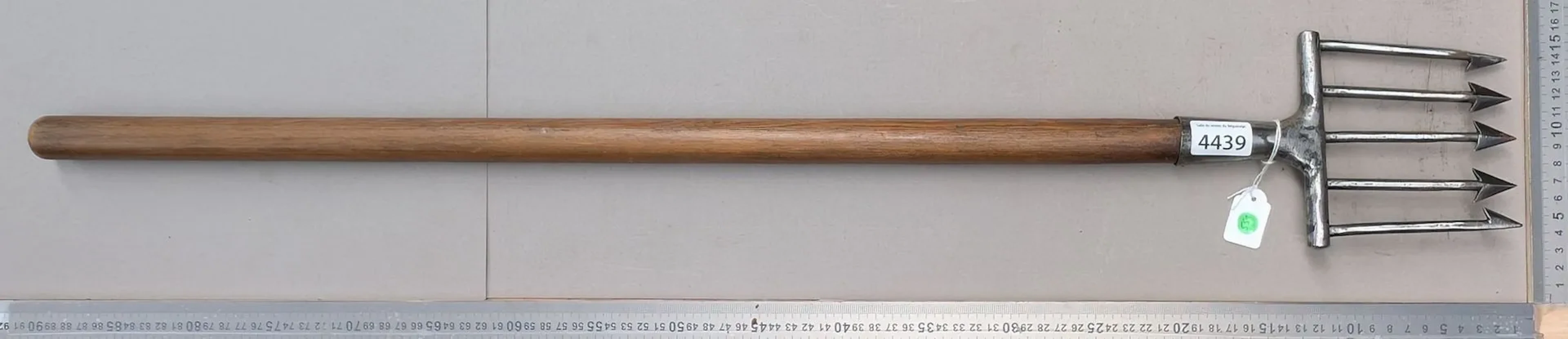 Antique fishing spear - See photos for dimensions and condition