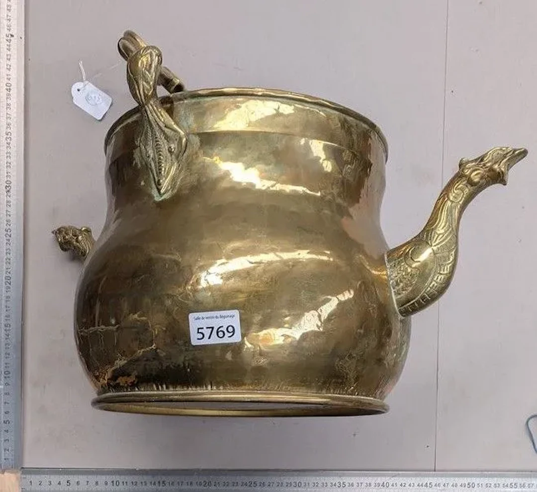 Antique brass Zomophore bucket, late 19th century - See photos for
