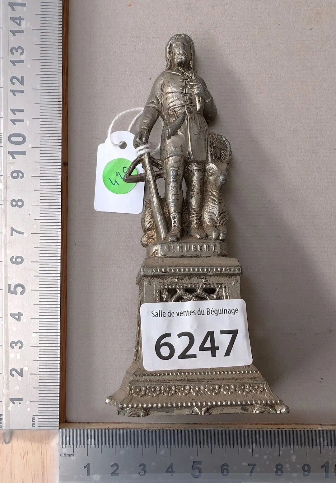 1 St. Hubert figurine made of pewter - See photos for dimensions and condition