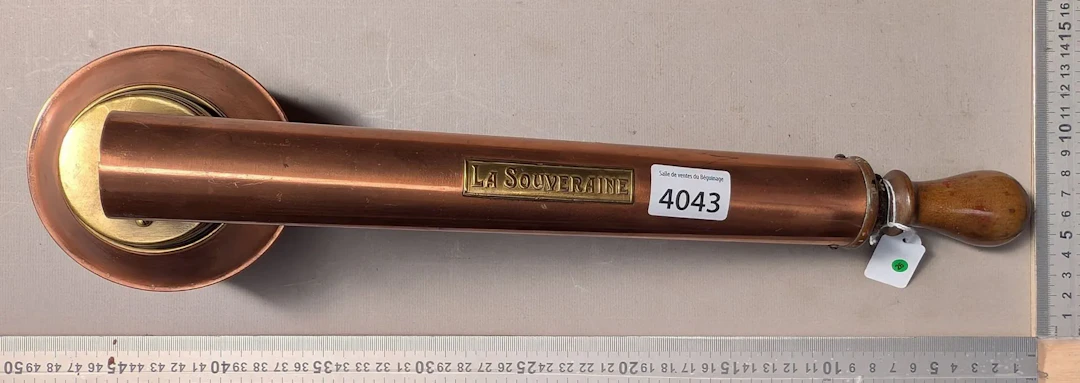 1 old sprayer—see photos for dimensions and condition