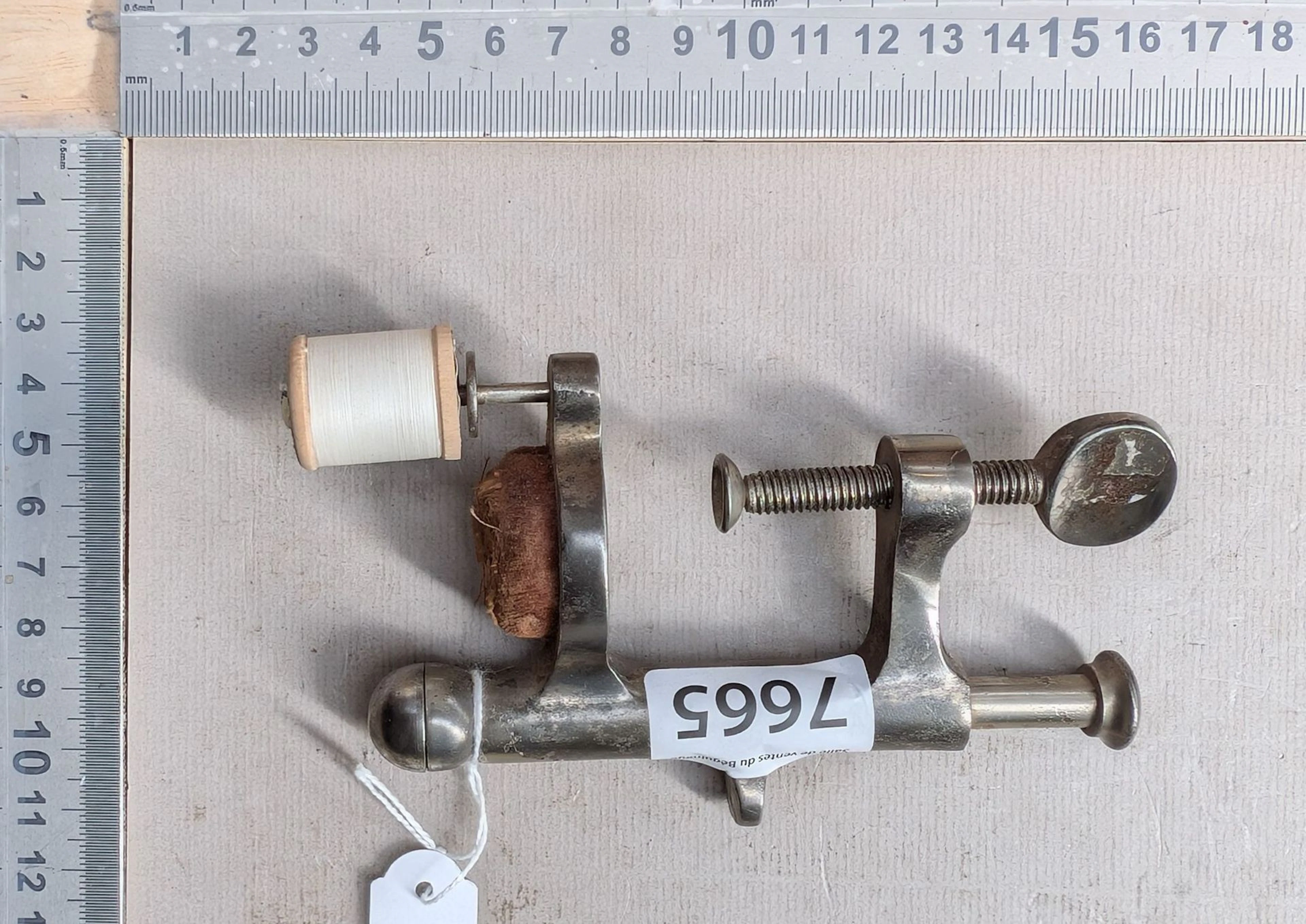 1 forged brass-steel needle holder - See photos for dimensions and condition