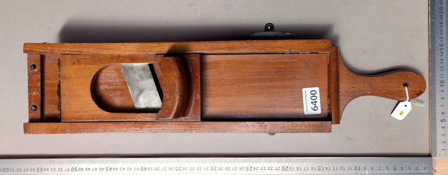 1 small antique wooden vegetable cutter - See photos for dimensions