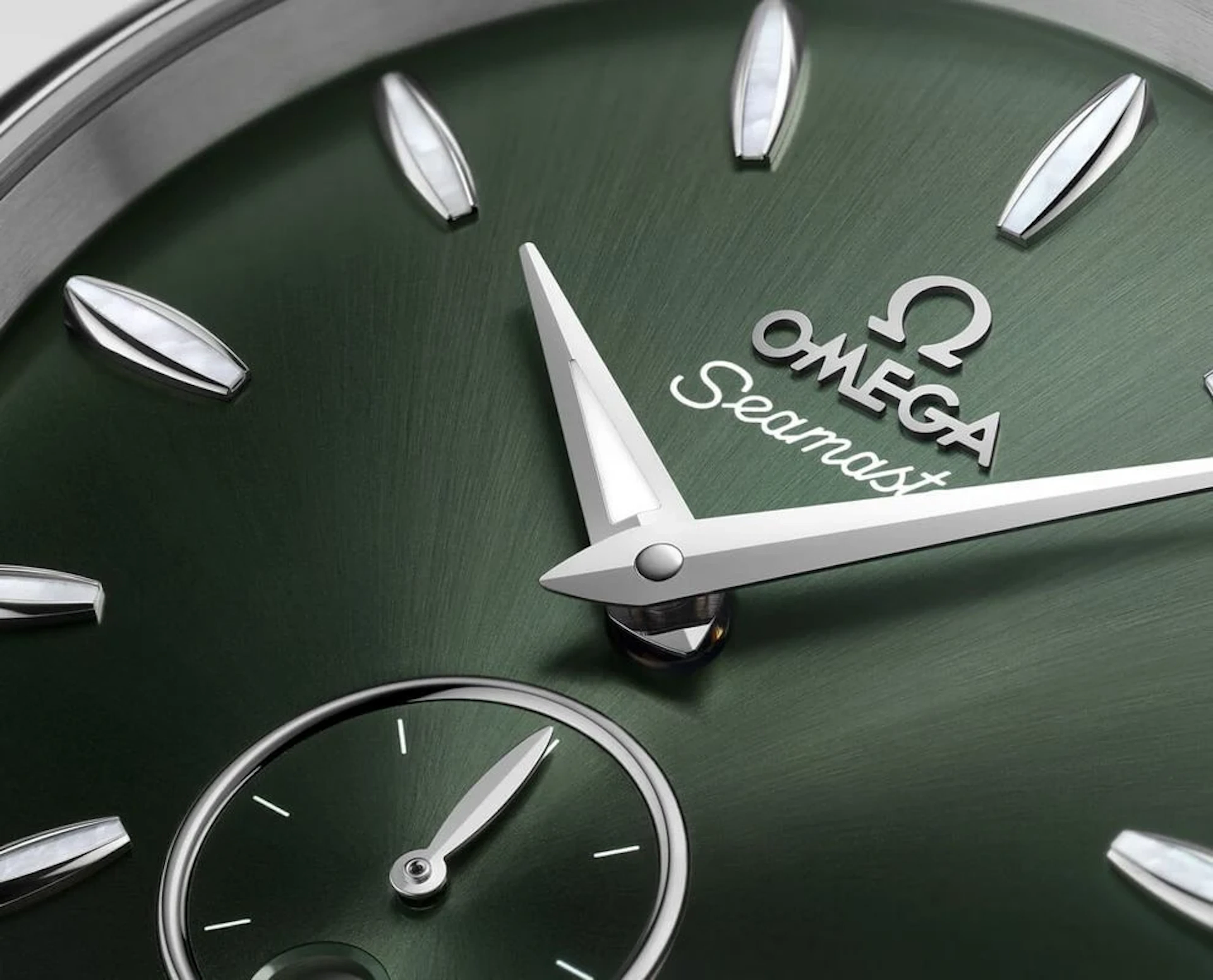 Omega Seamaster Aqua Terra Small Seconds Green 38mm 220.10.38.20.10.001