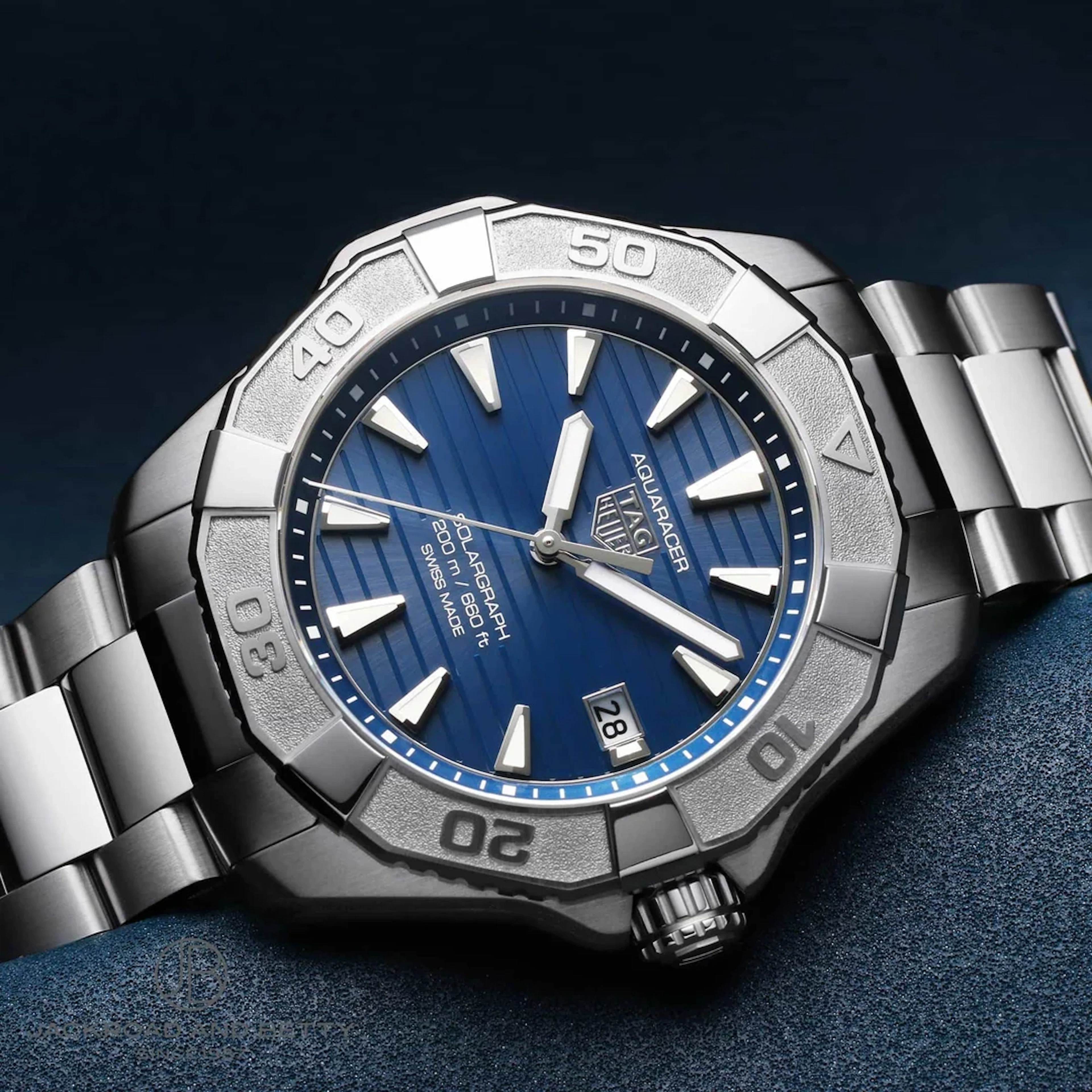TAG Heuer Aquaracer Professional 200 Solargraph Blue dial 40mm WBP1117.BA0047