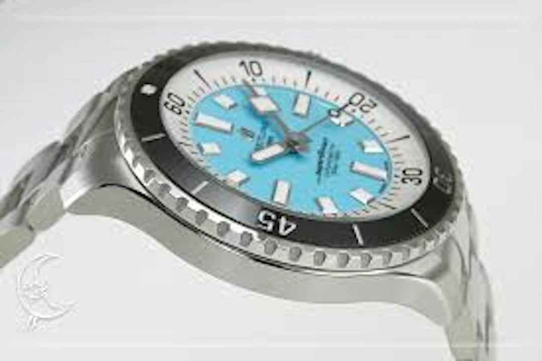 Breitling Superocean Diver Turquoise Dial Mens Watch 44 A17376211L2A1