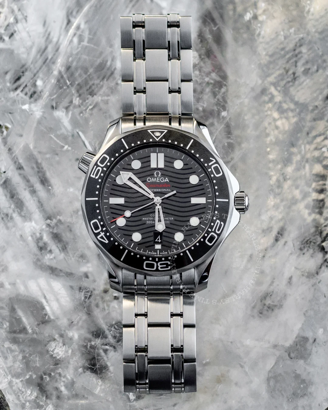 Omega Seamaster Diver Black Dial 300M bracelet 42mm 210.30.42.20.01.001