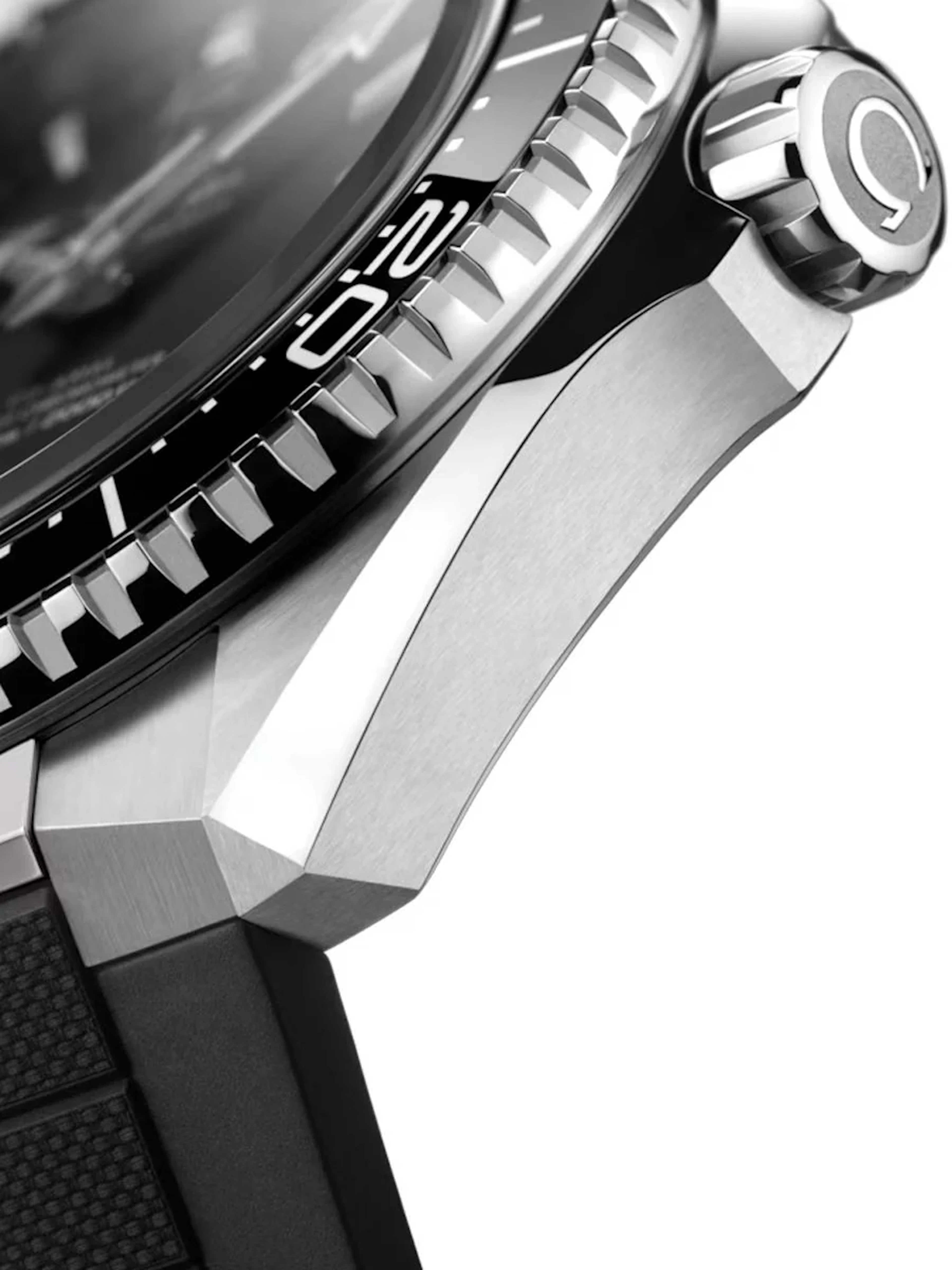 Omega Seamaster Planet Ocean 600m Blk dial 42mm 217.32.42.21.01.001