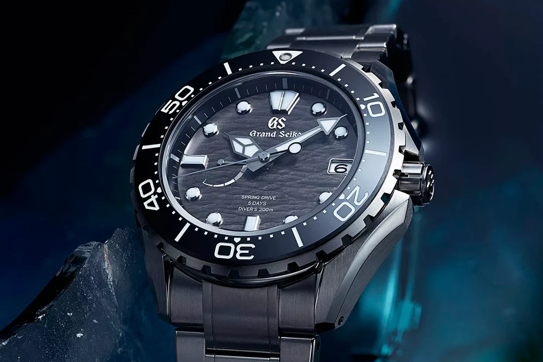 Grand Seiko Evolution 9 Collection Black dial 44mm SLGA015 Bracelet