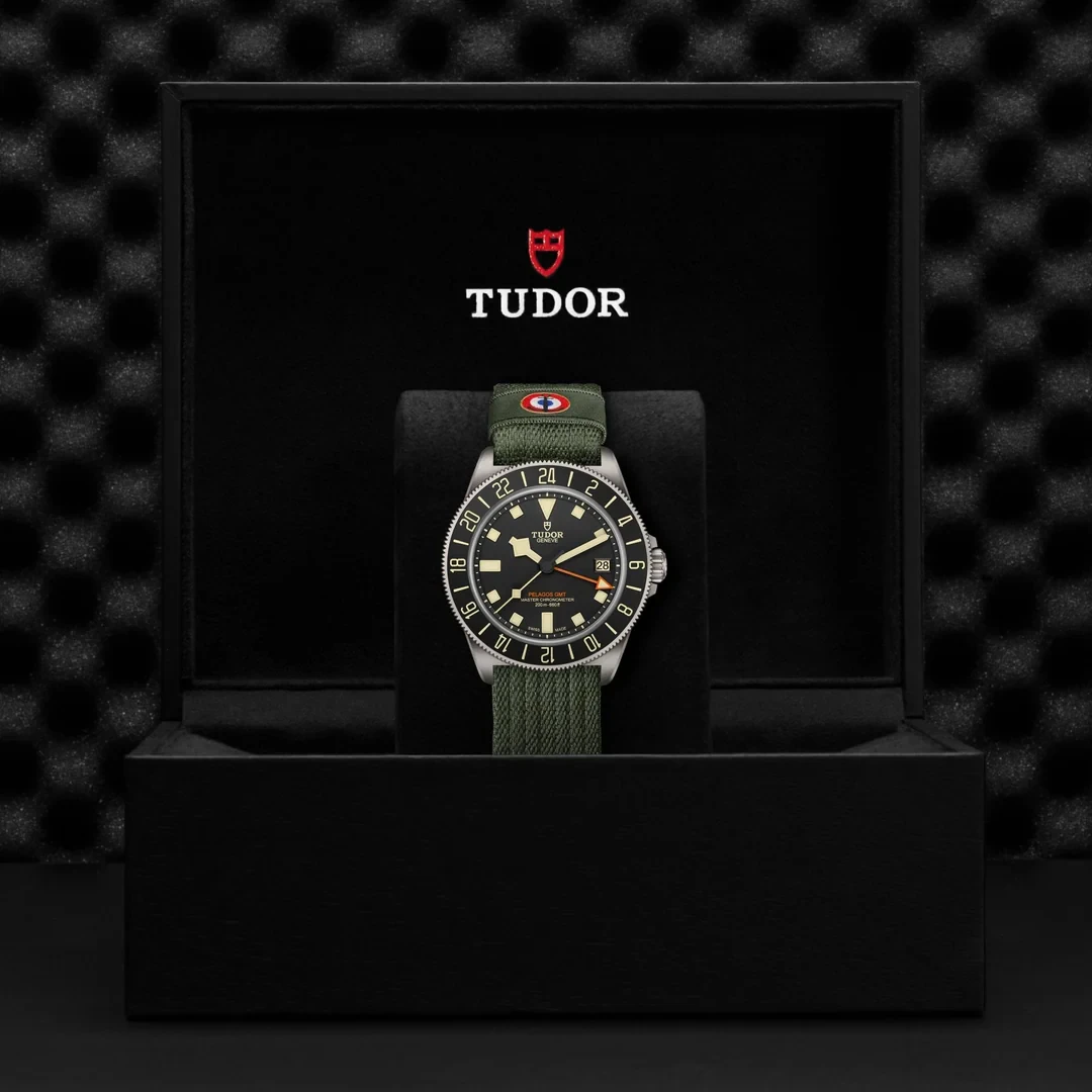 Tudor Pelagos Fxd Gmt 42mm Blk dial M2542G267NU-0002 Green Textile strap