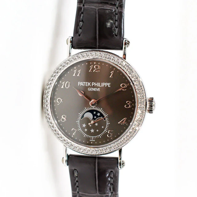 Patek Philippe 33mm Calatrava 18k White Gold Diamond 7121/200G-010 Watch