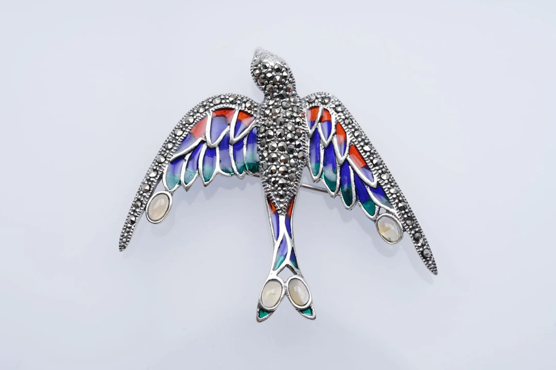 (3453) BROCH SILVER 925 / 1000 " bird " MARCASSITES ENAMEL