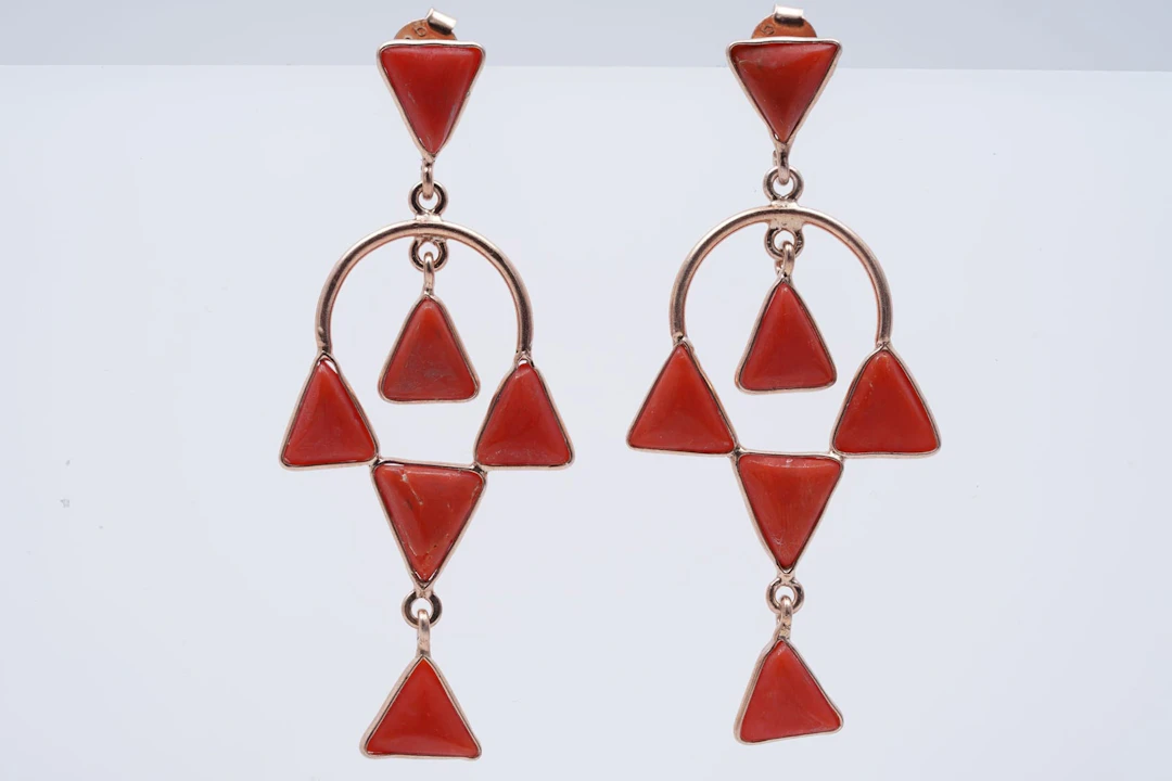 (3296) EARRINGS pink SILVER 925 / 1000 CORALS triangle shape