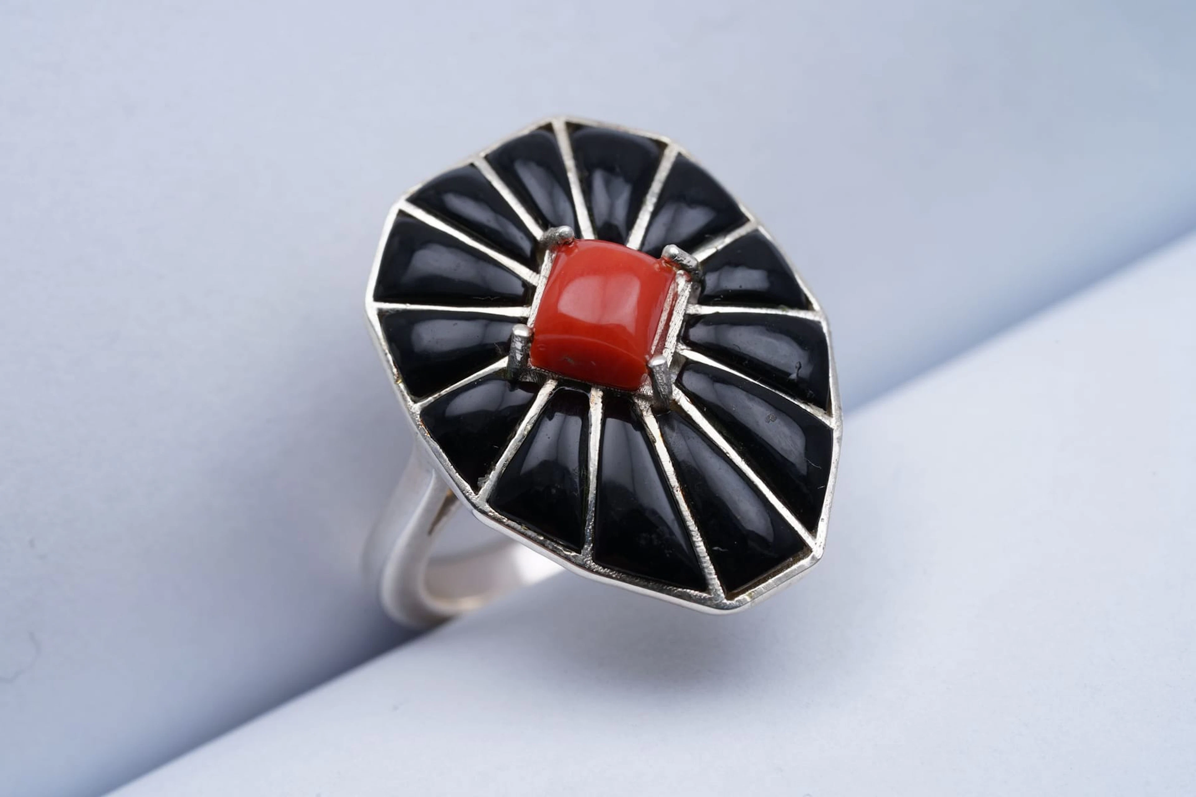 (3700) RING SILVER 925 / 1000 yellow CORAL ONYX