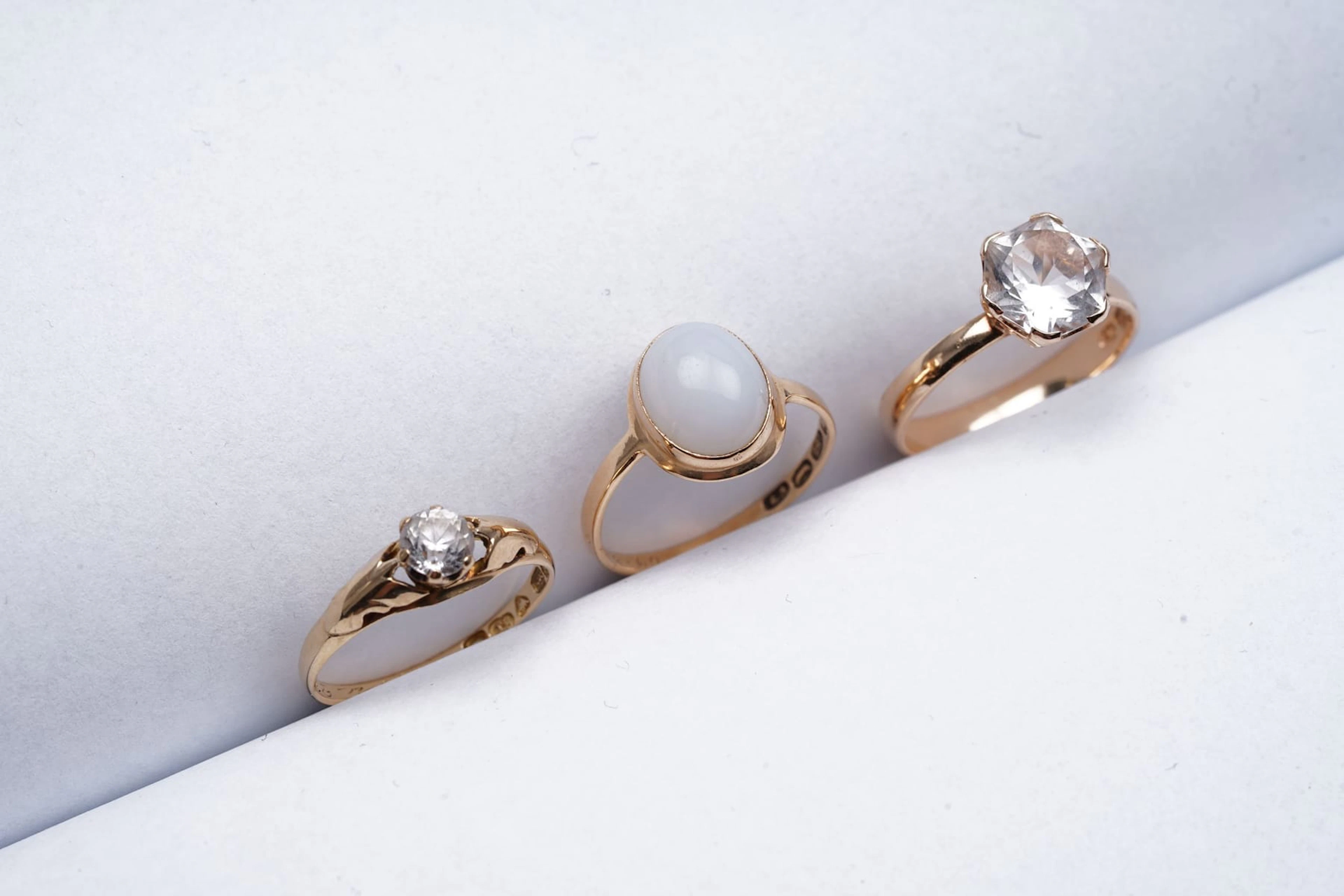 3 kpl sormuksia kultaa 14 k