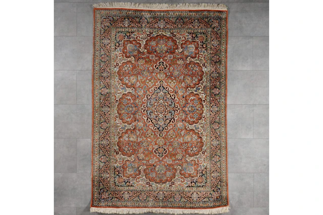 Käsinsolmittu silkkimatto, 186 x 126 cm