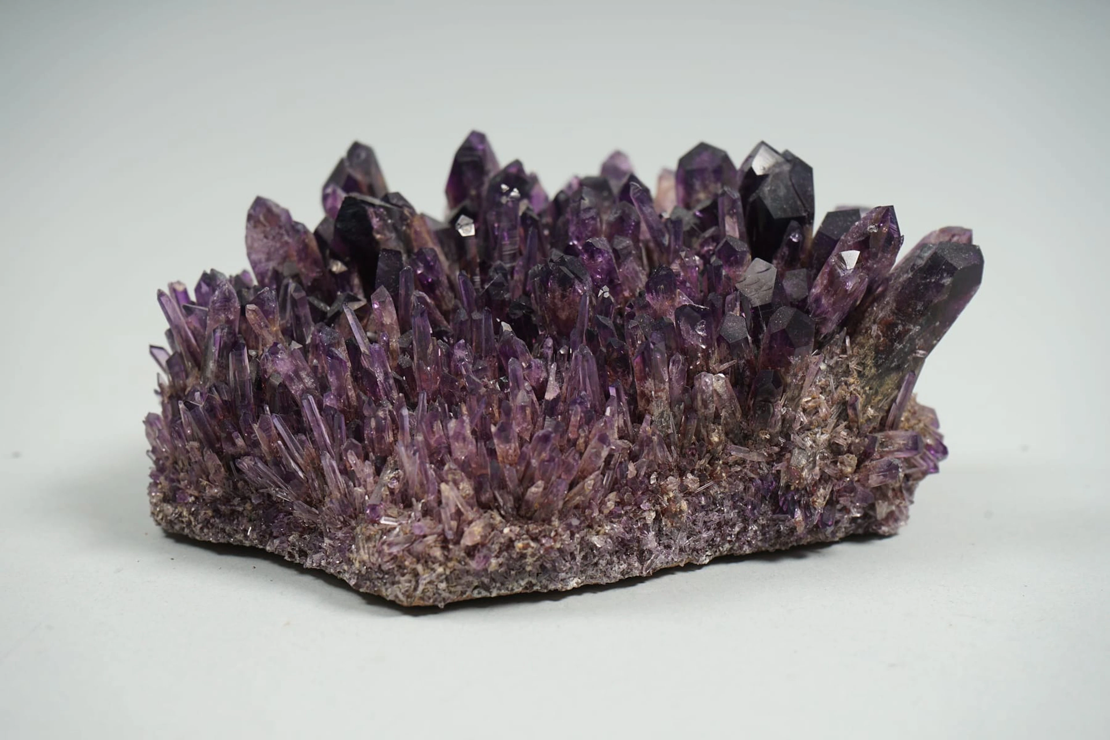 Ametisti, 6 x 16 cm, yksityiskokoelma