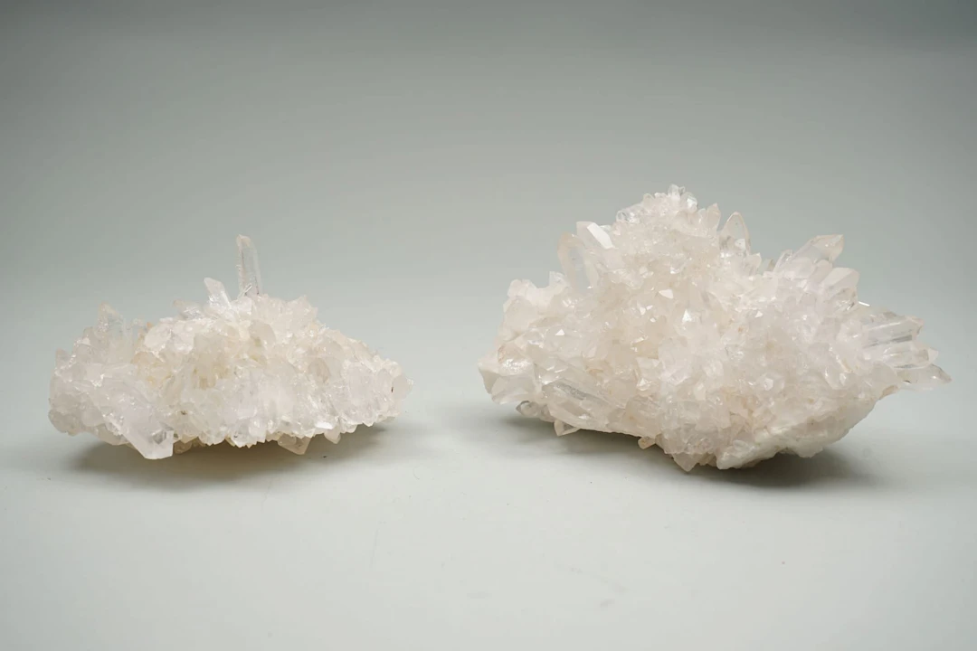 2 kpl, vuorikristallikide, 16 x 26 cm ja 12 x 20 cm, yksityiskokoelma