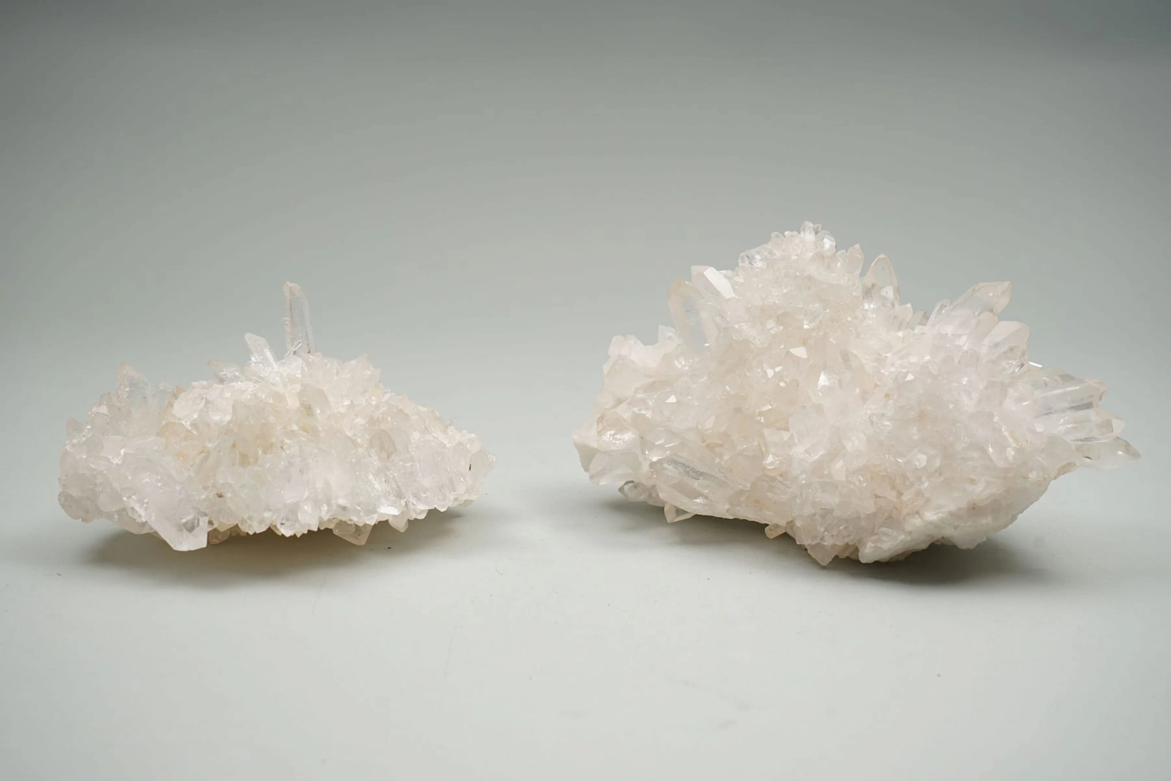 2 kpl, vuorikristallikide, 16 x 26 cm ja 12 x 20 cm, yksityiskokoelma