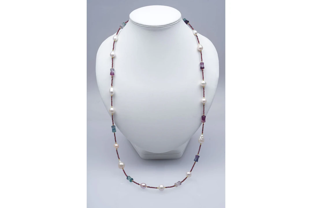 (3329) NECKLACE baroque PEARLS ( 7 to 12 mm ) FLUORITES GARNETS CLASP