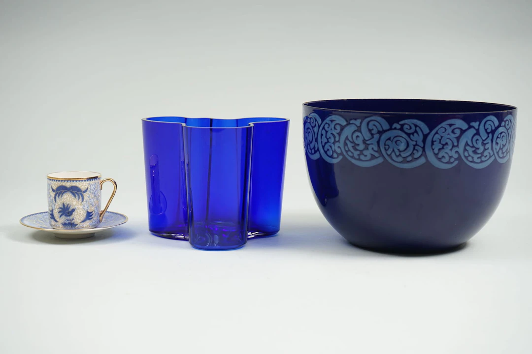 20 osaa, ARABIA, IITTALA ja FINEL