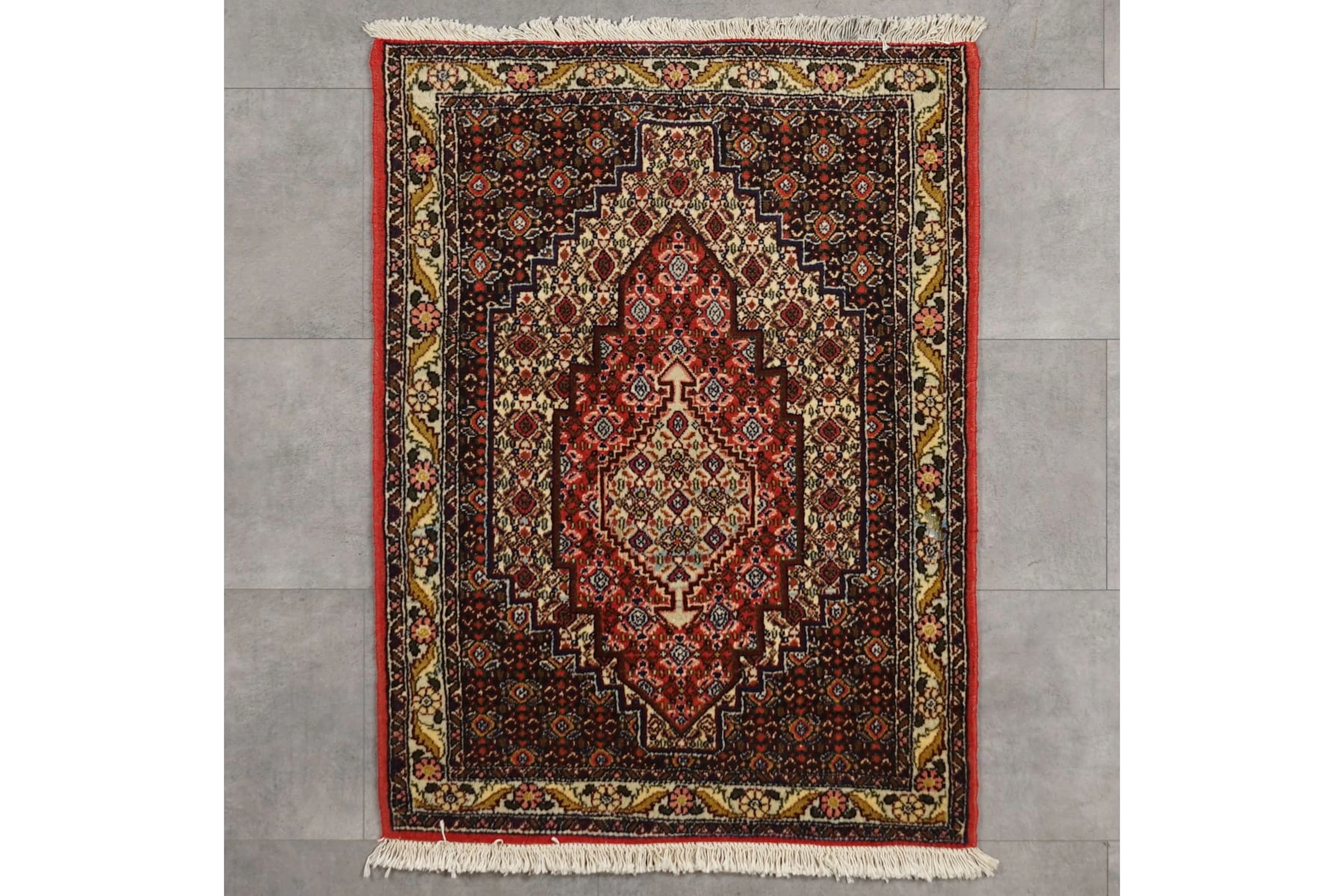 Käsinsolmittu matto, 102 x 77 cm, Iran, Senneh