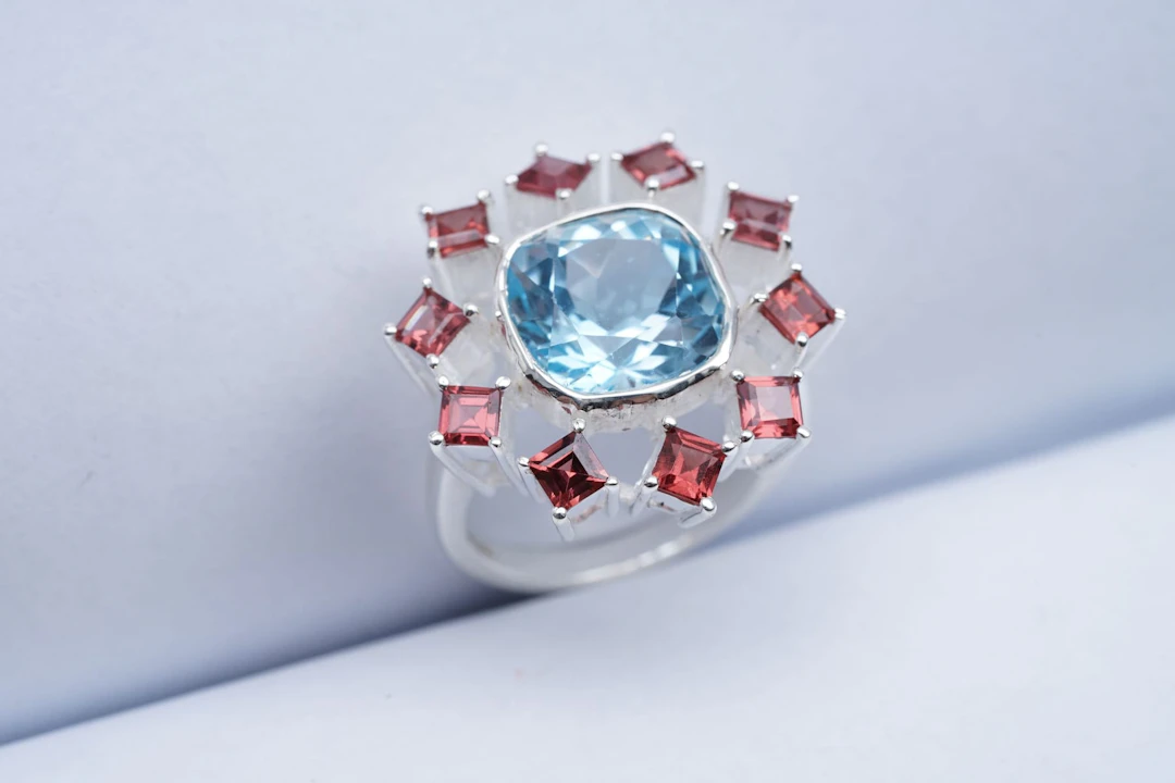 (3087) RING white SILVER 925 / 1000 blue TOPAZE GARNETS ( 7 )