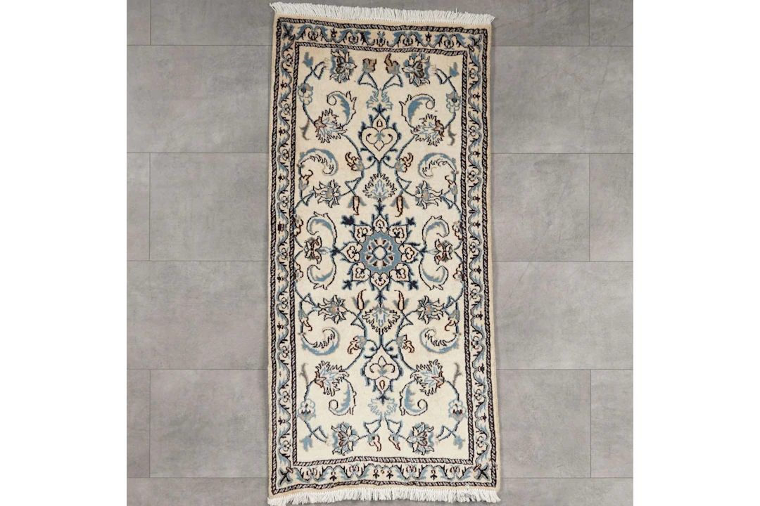 Käsinsolmittu matto, 138 x 67 cm, Iran, Nain