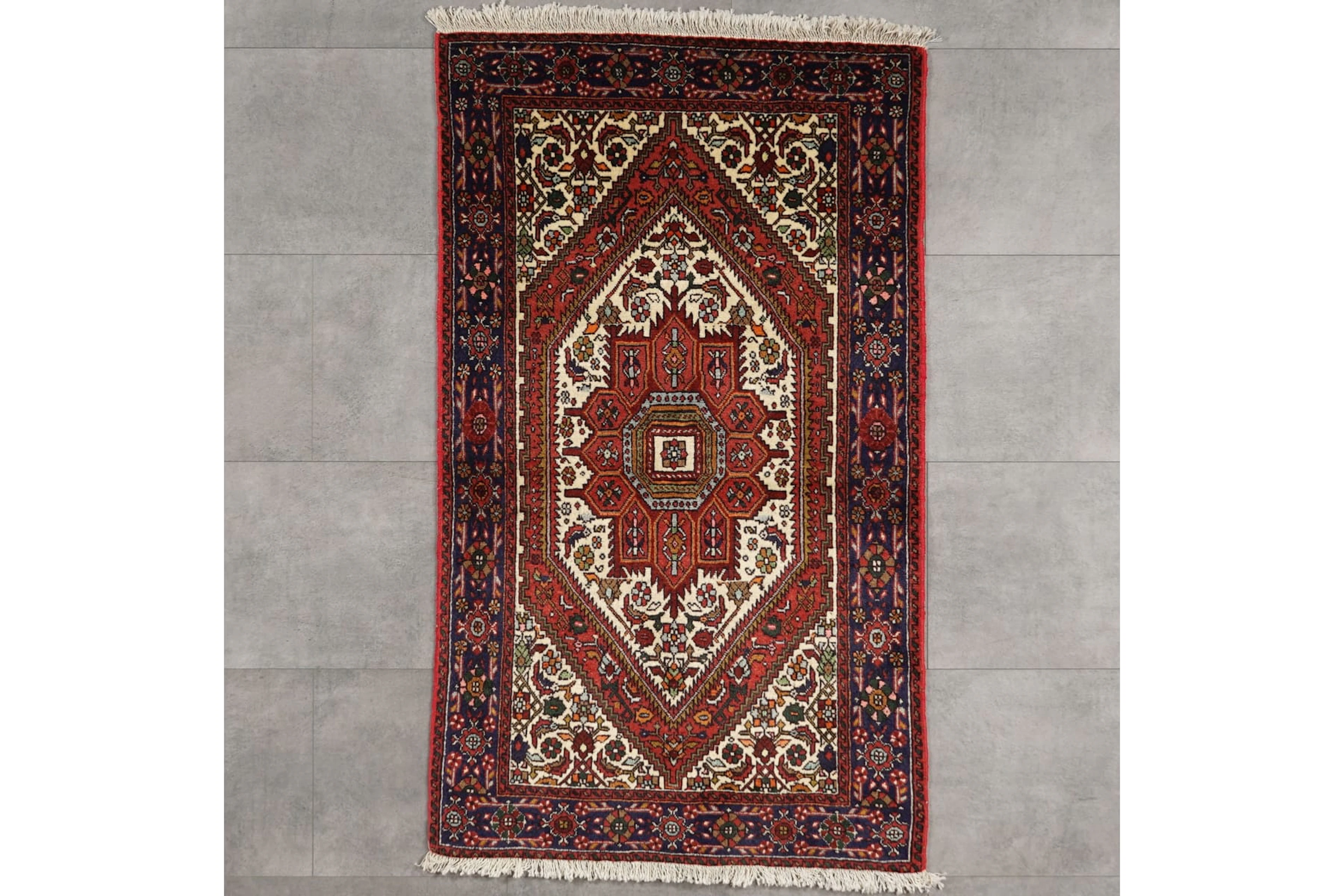 Käsinsolmittu matto, 128 x 75 cm, Iran, Senneh
