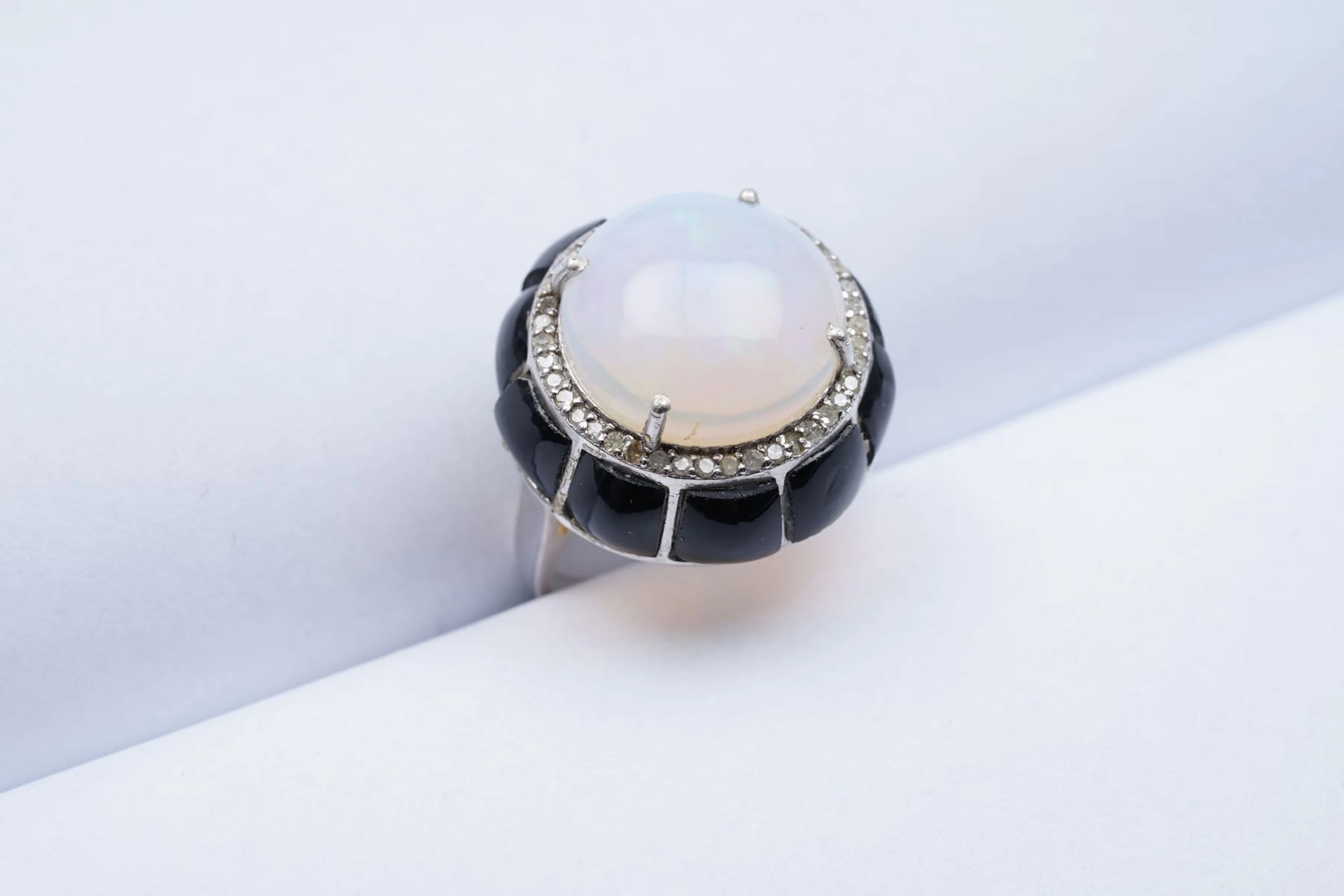 (3511) RING white SILVER 925 / 1000 OPAL ( 6,4 ) ONYX ( 5 ) DIAMONDS