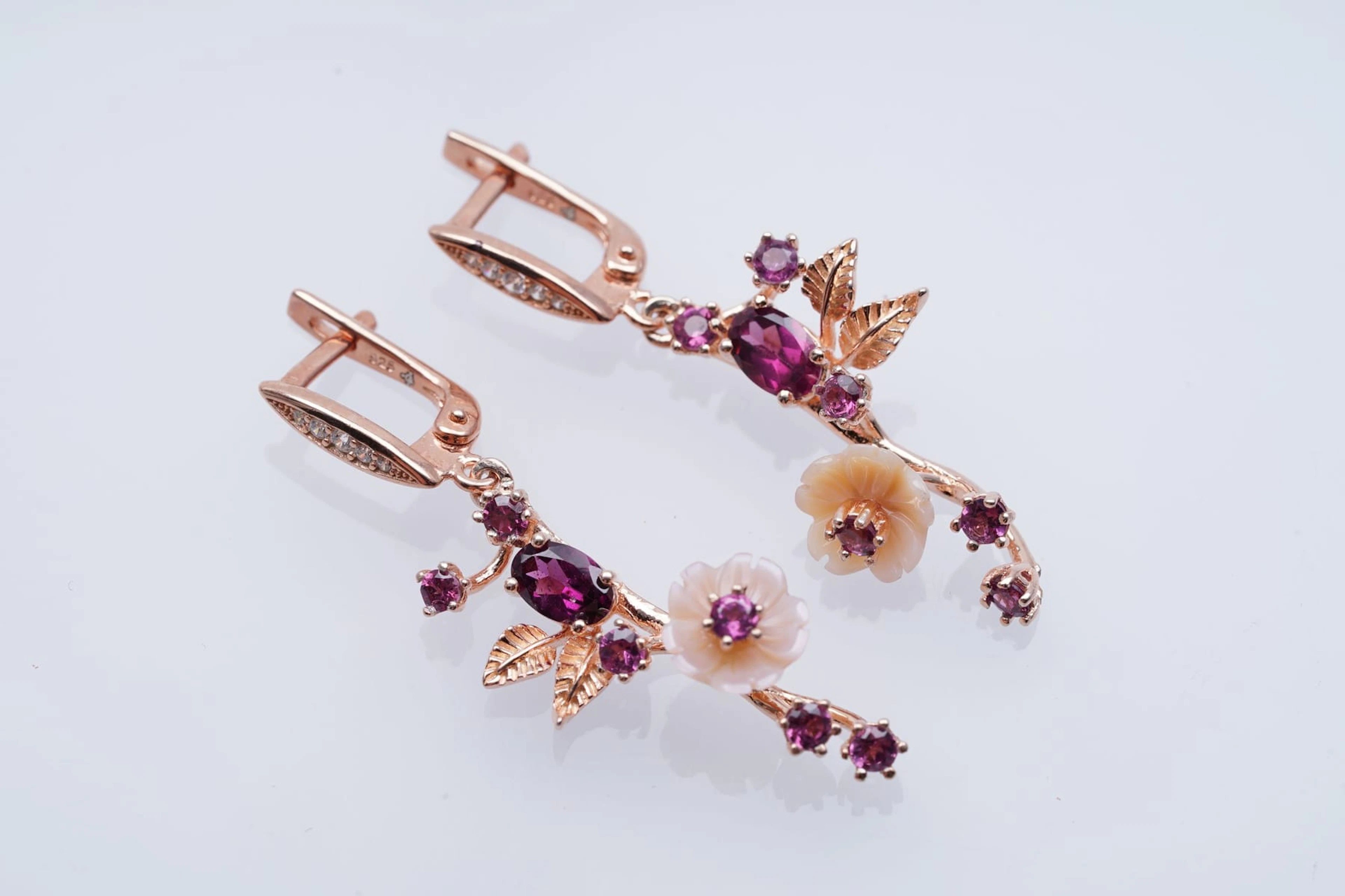 (3391) EARRINGS pink SILVER 925 / 1000 flowers SHELL GARNETS