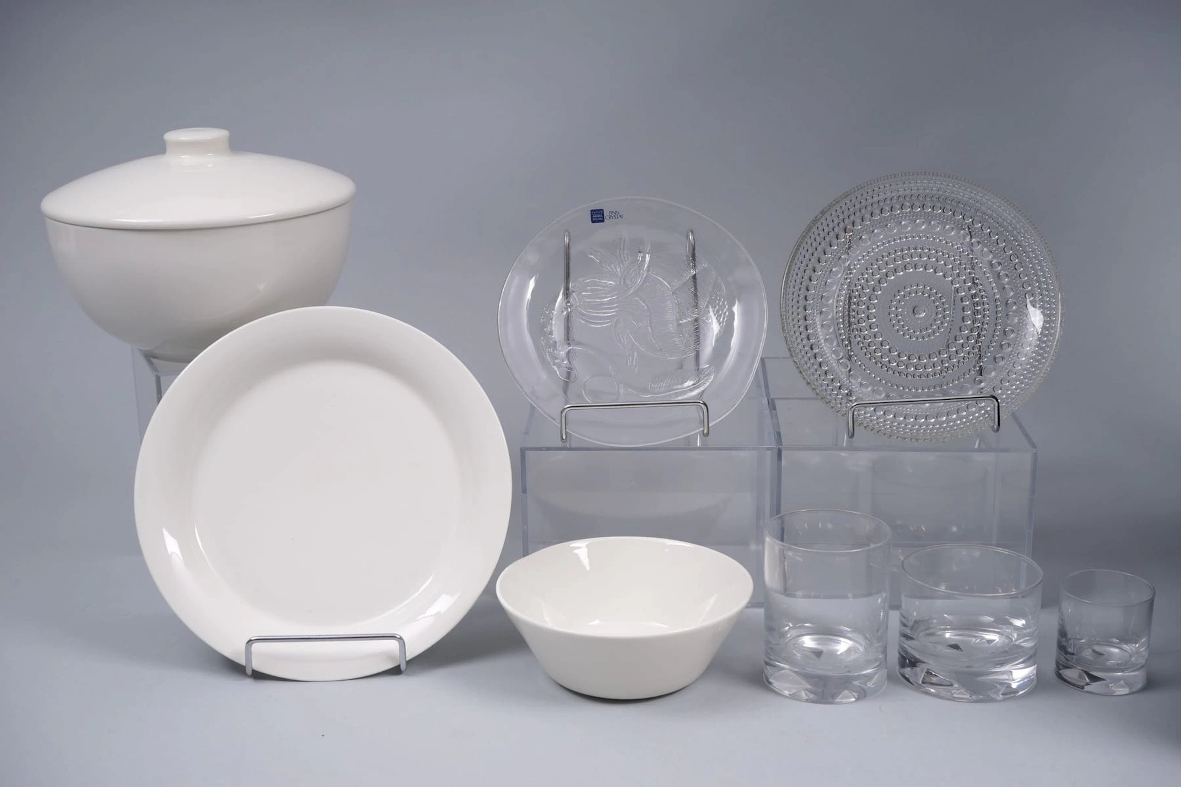 46 osaa, ARABIA, IITTALA ja NUUTAJÄRVI