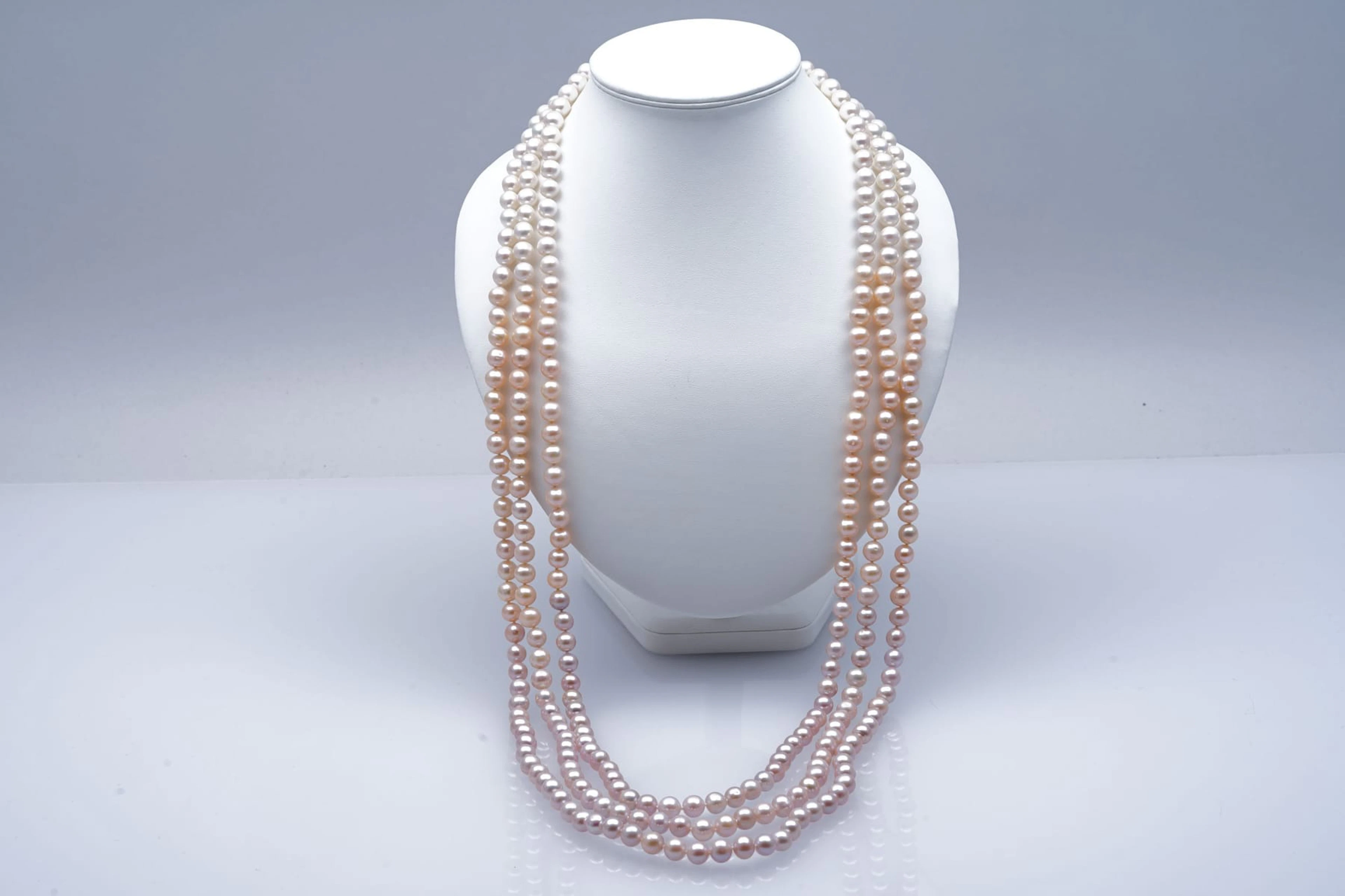 NECKLACE natural cultured fresh water PEARLS 8 to 9 mm diametre clasp