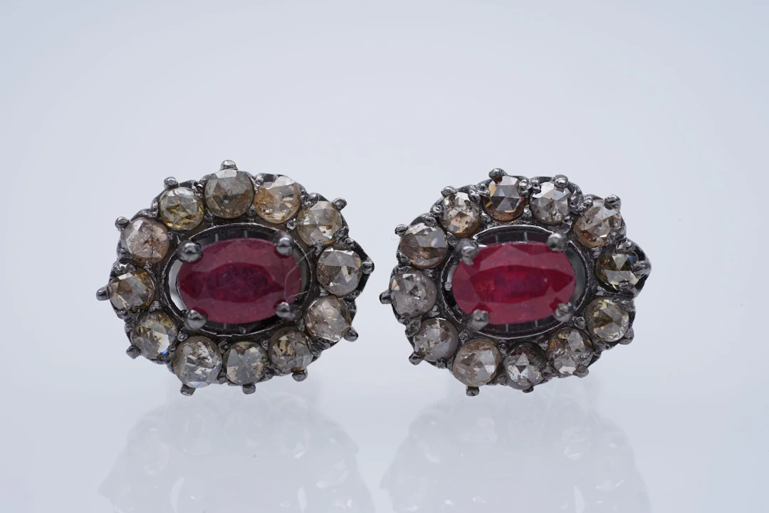 (3770) EARRINGS SILVER 925 / 1000 RUBIES DIAM
