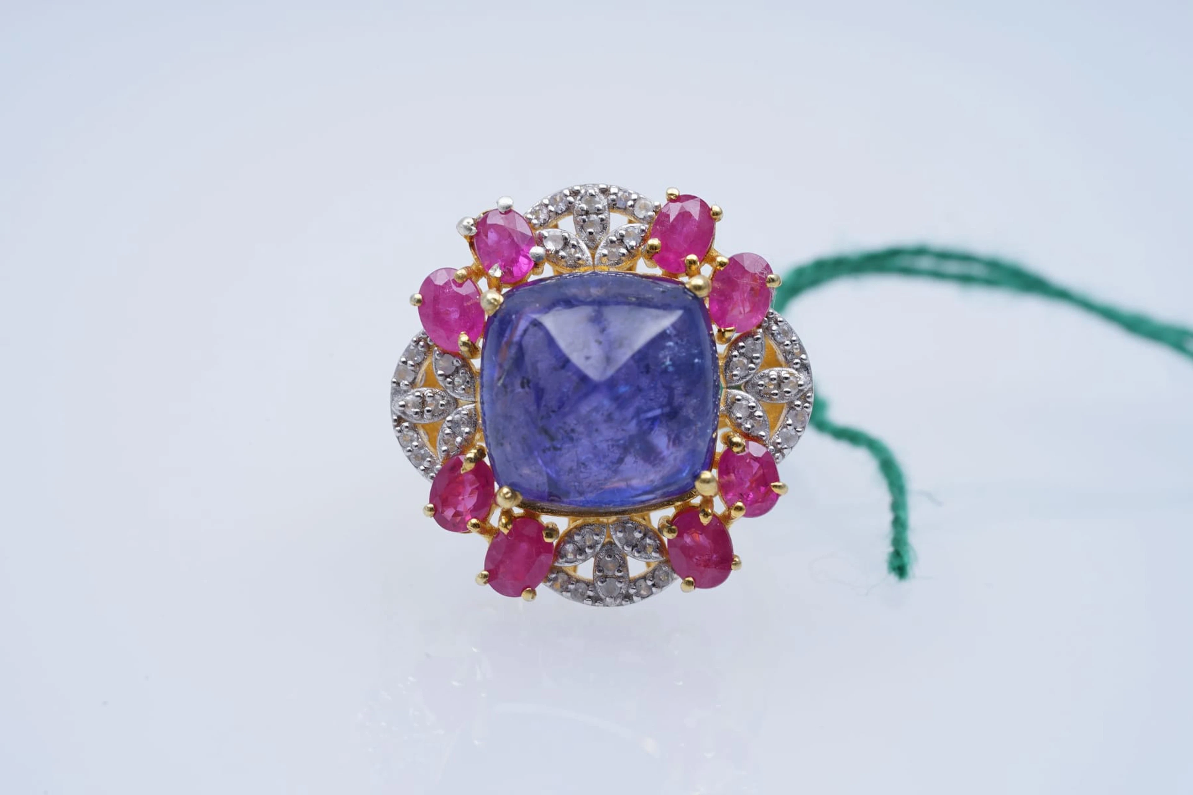 RING yellow SILVER 925 / 1000 TANZANITE sugar loaf shape (10 ) RUBIES
