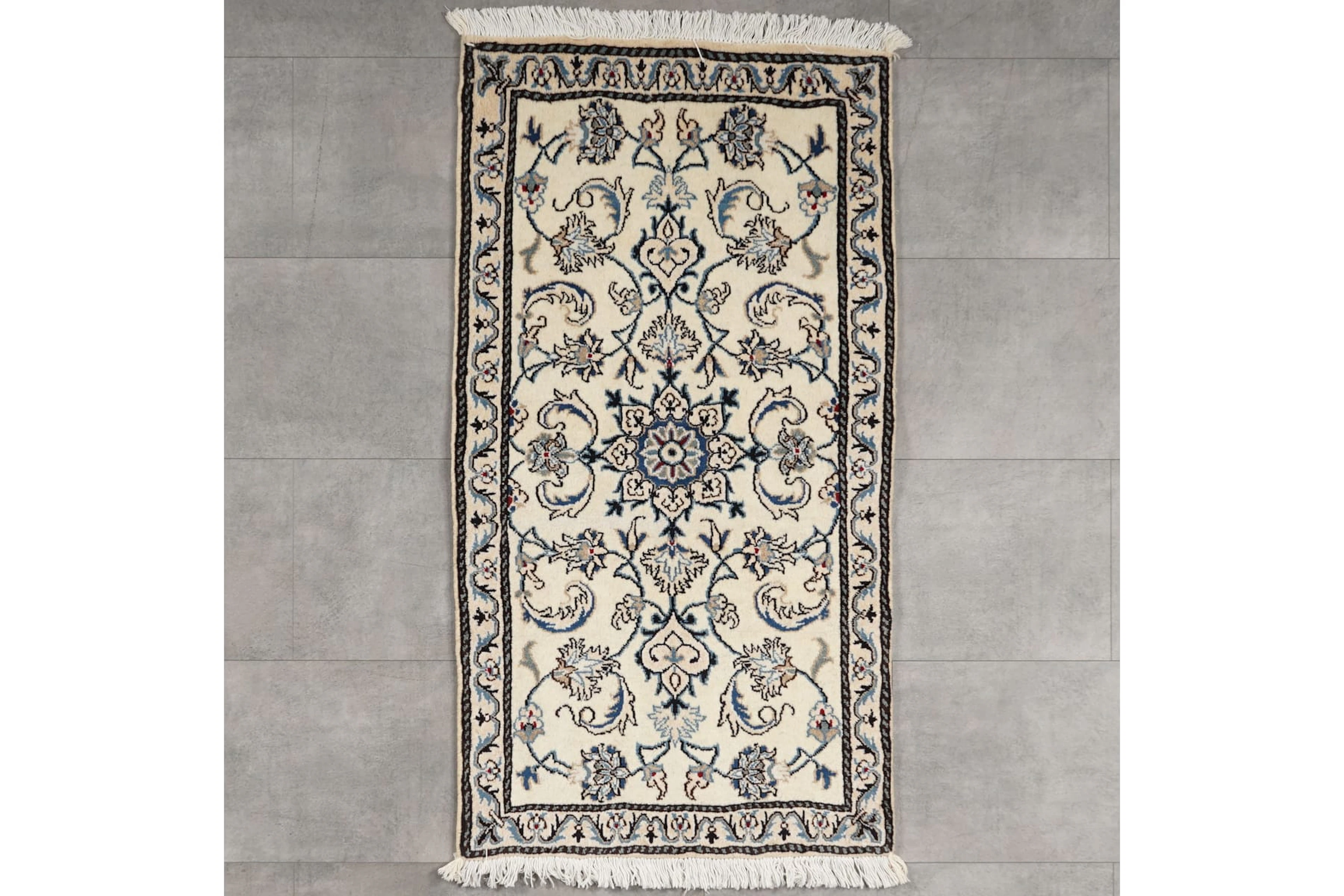 Käsinsolmittu matto, 130 x 70 cm, Iran, Nain