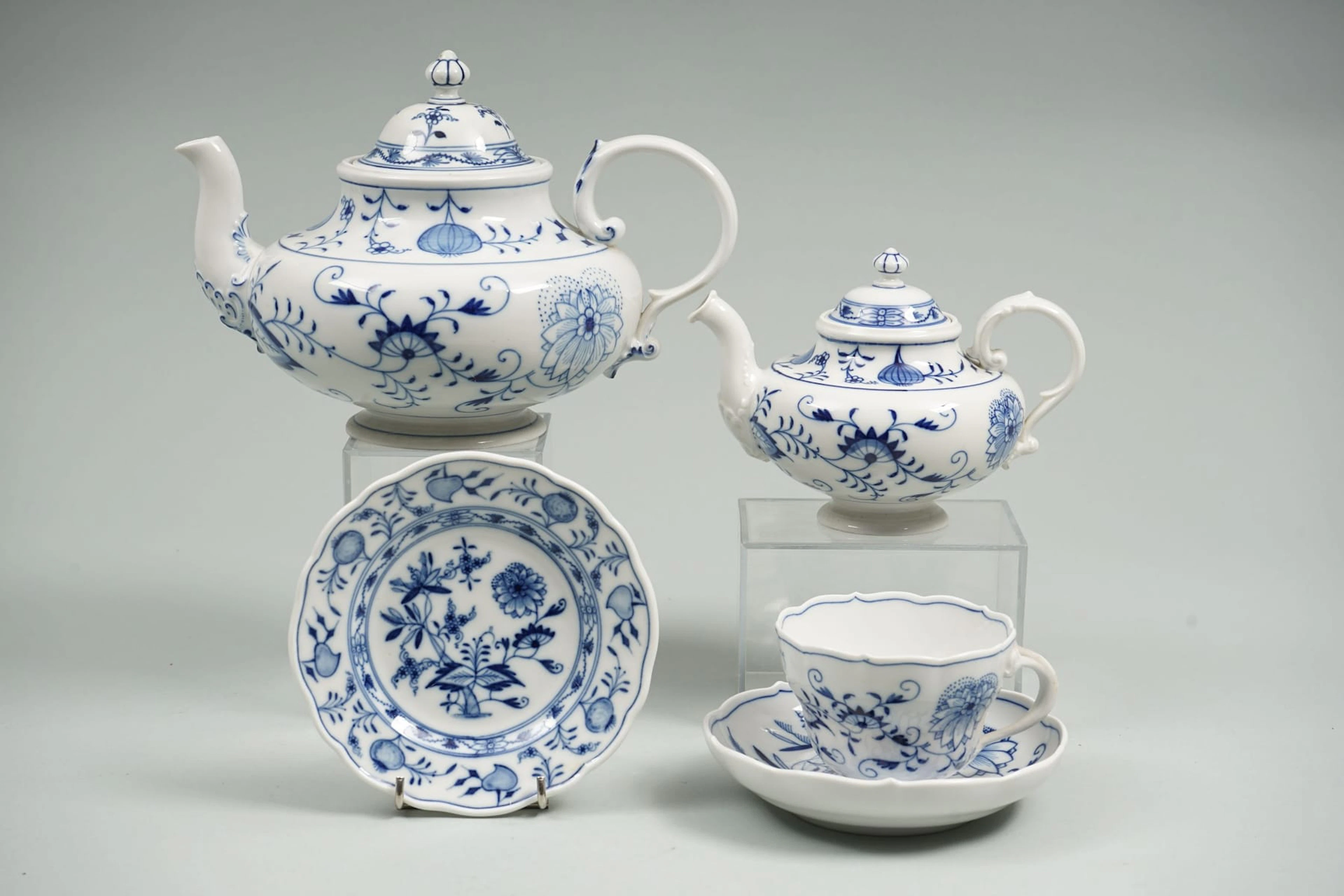 18 kpl, MEISSEN, teeastioita