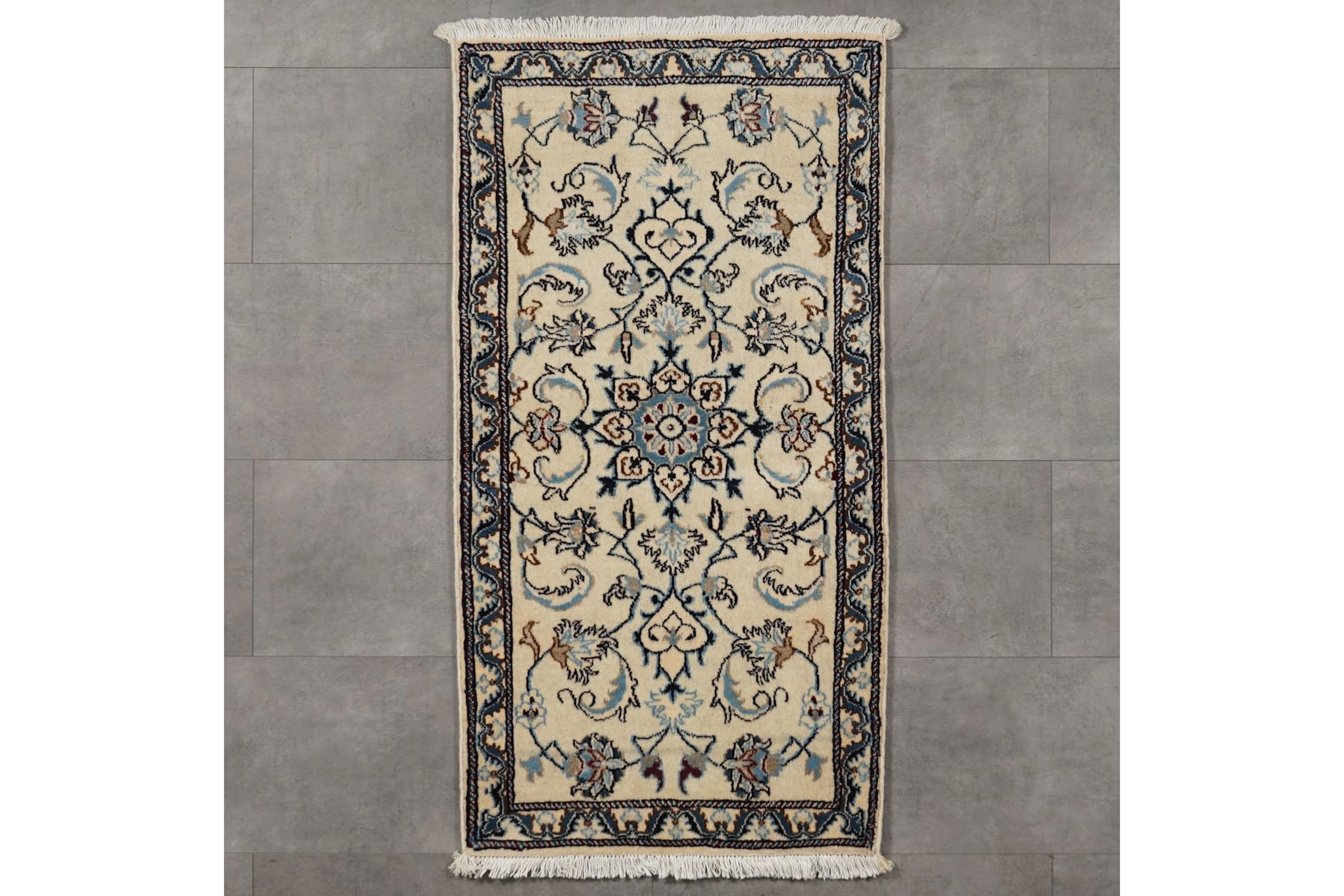 Käsinsolmittu matto, 130 x 70 cm, Iran, Nain