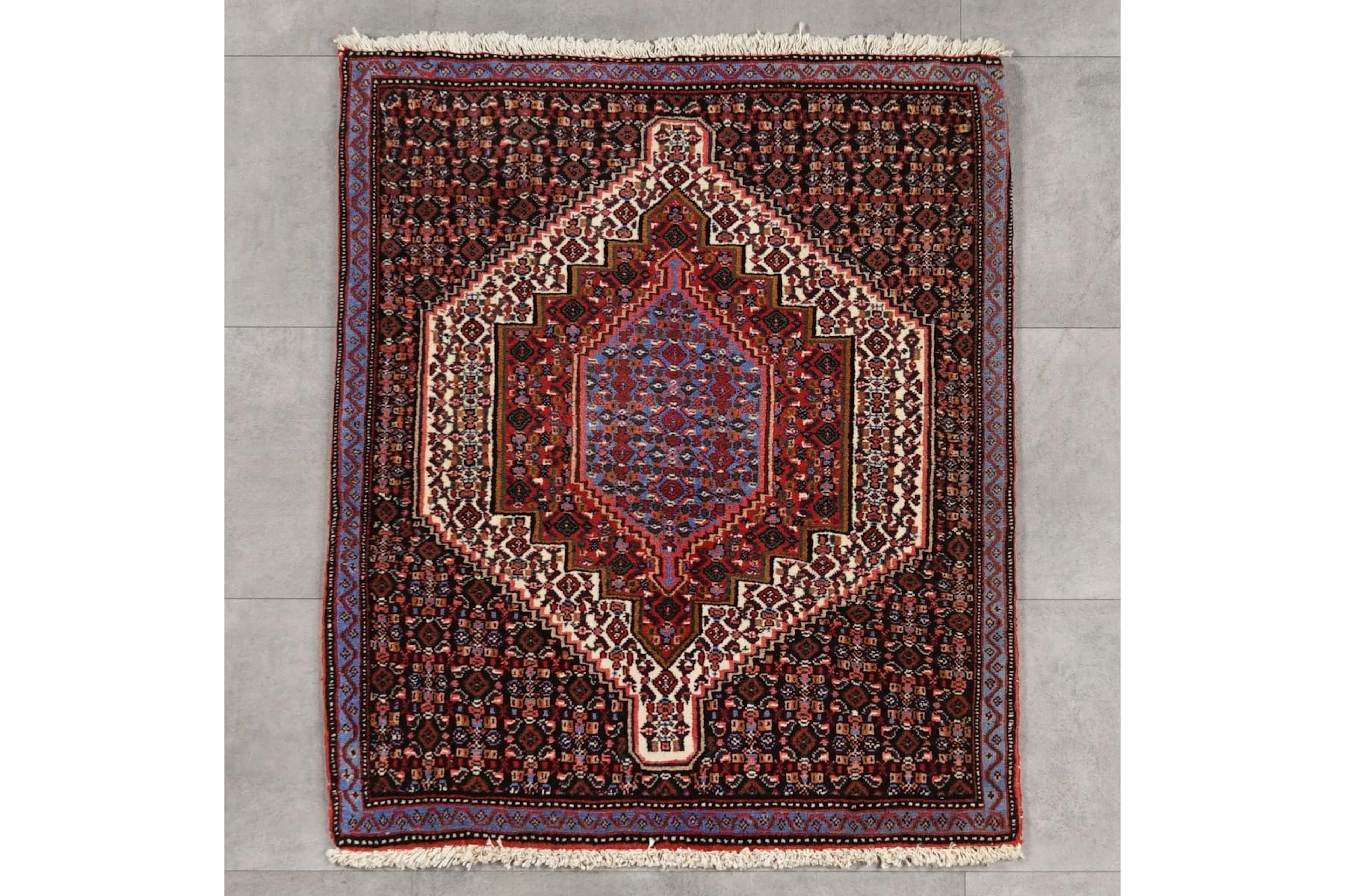 Käsinsolmittu matto, 93 x 80 cm, Iran, Senneh