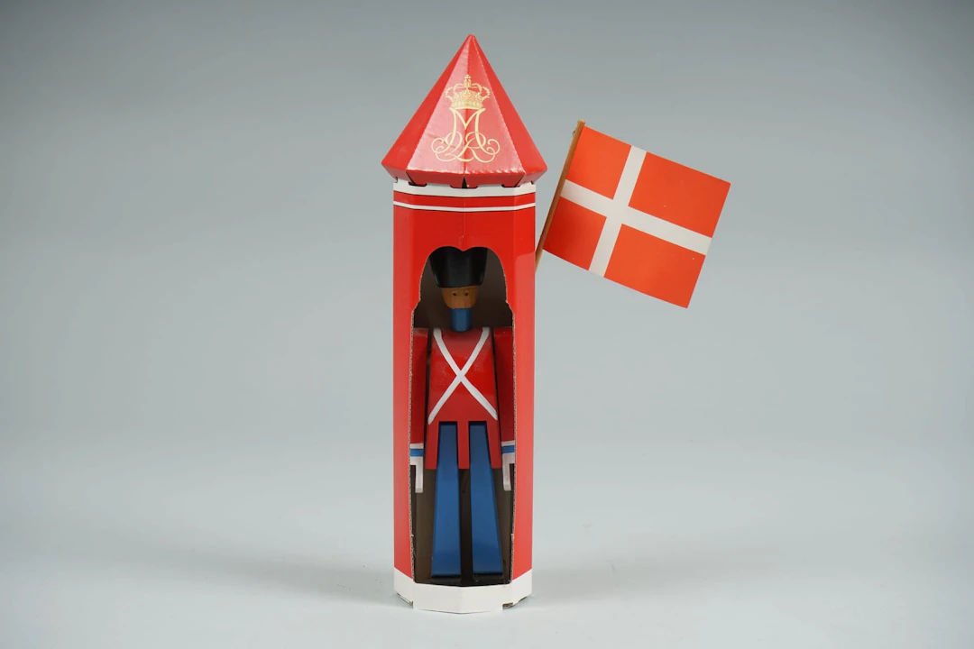 KAY BOJENSEN, figuuri, puuta
