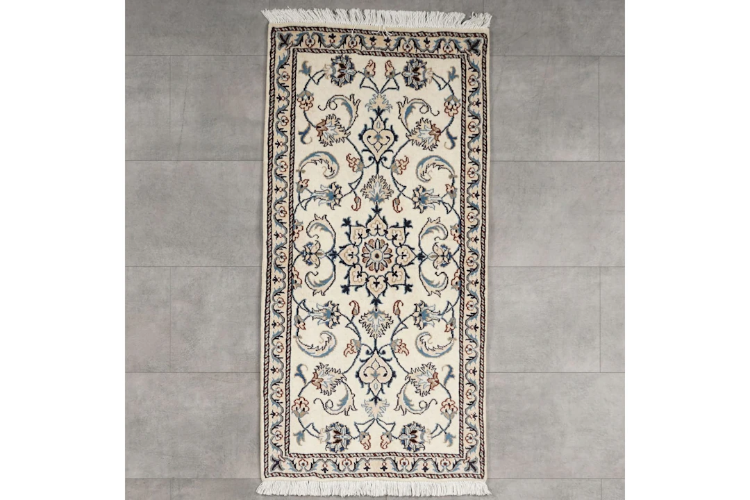 Käsinsolmittu matto, 136 x 67 cm, Iran, Nain