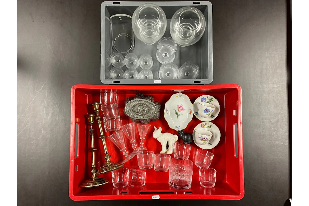 2 ltk sekalaista, mm. MEISSEN, IITTALA, NUUTAJÄRVI