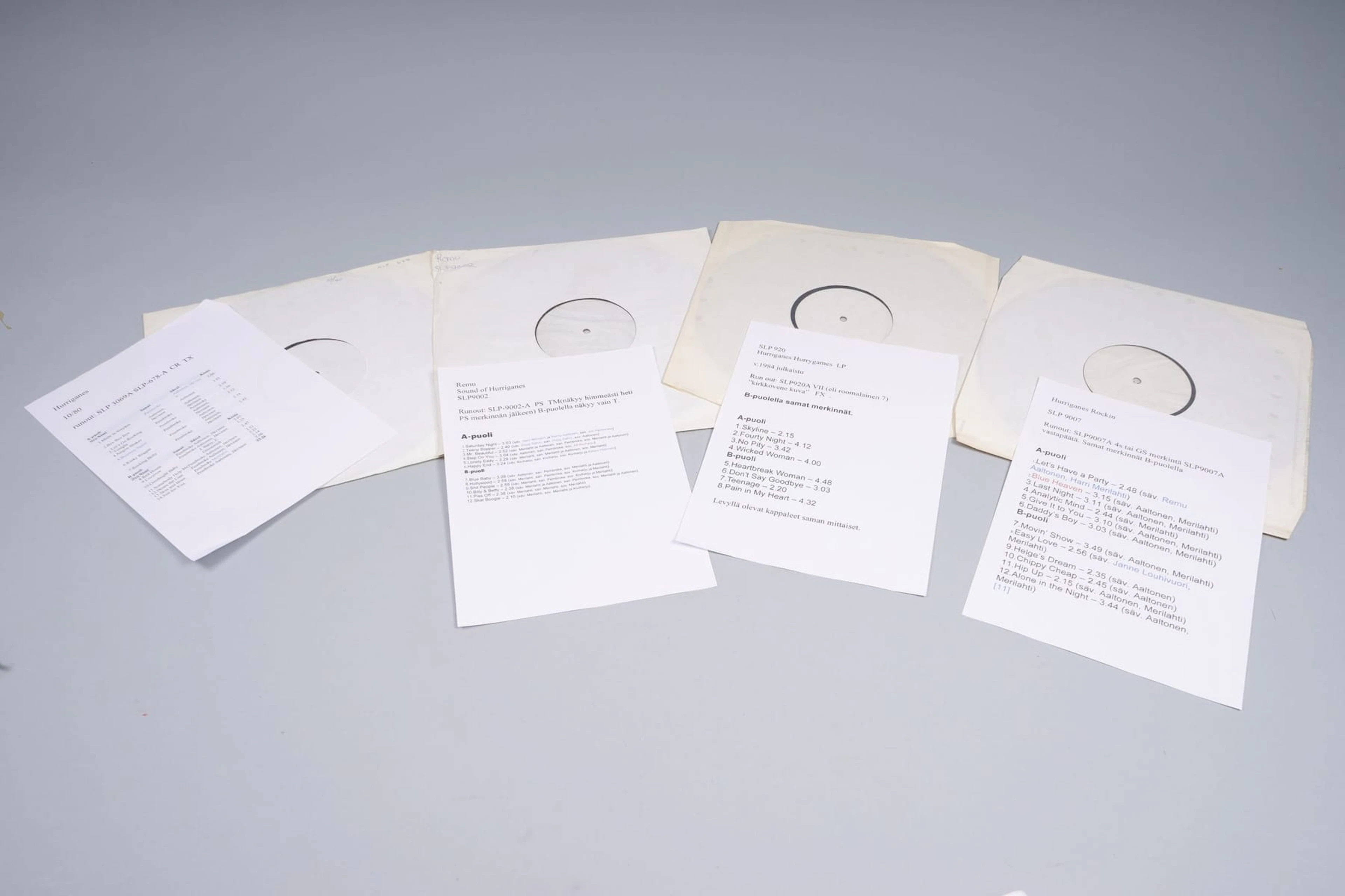 3 kpl HURRIGANES White label, LP-levyä ja 1 kpl Remu Sound of Hurriganes LP