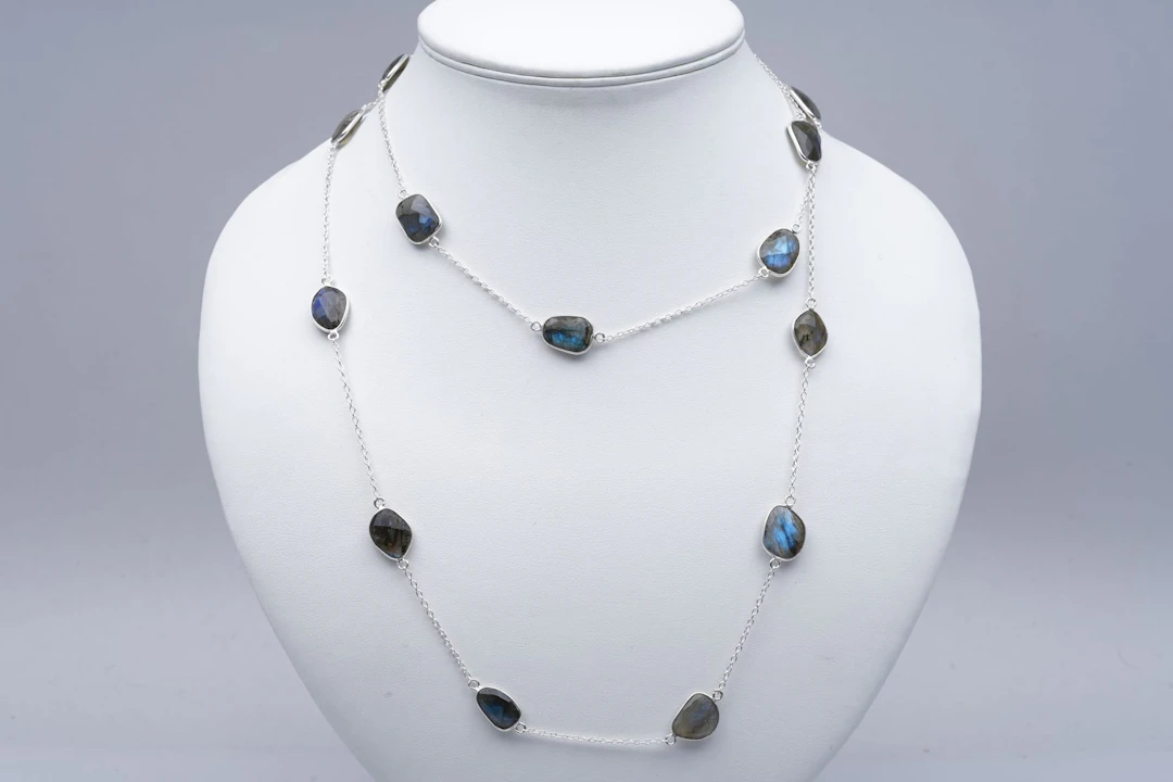 (3326) NECKLACE SILVER 925 / 1000 LABRADORITES