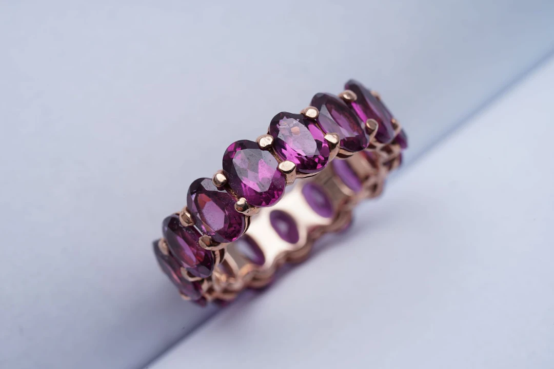 (3634) ETERNITY RING pink SILVER 925 / 1000 RHODOLITES GARNETS