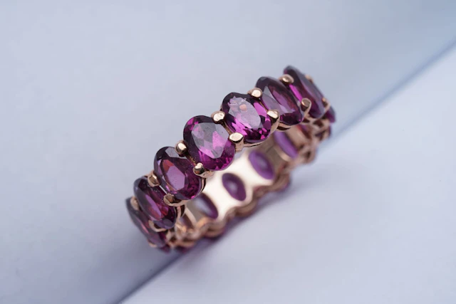 (3634) ETERNITY RING pink SILVER 925 / 1000 RHODOLITES GARNETS