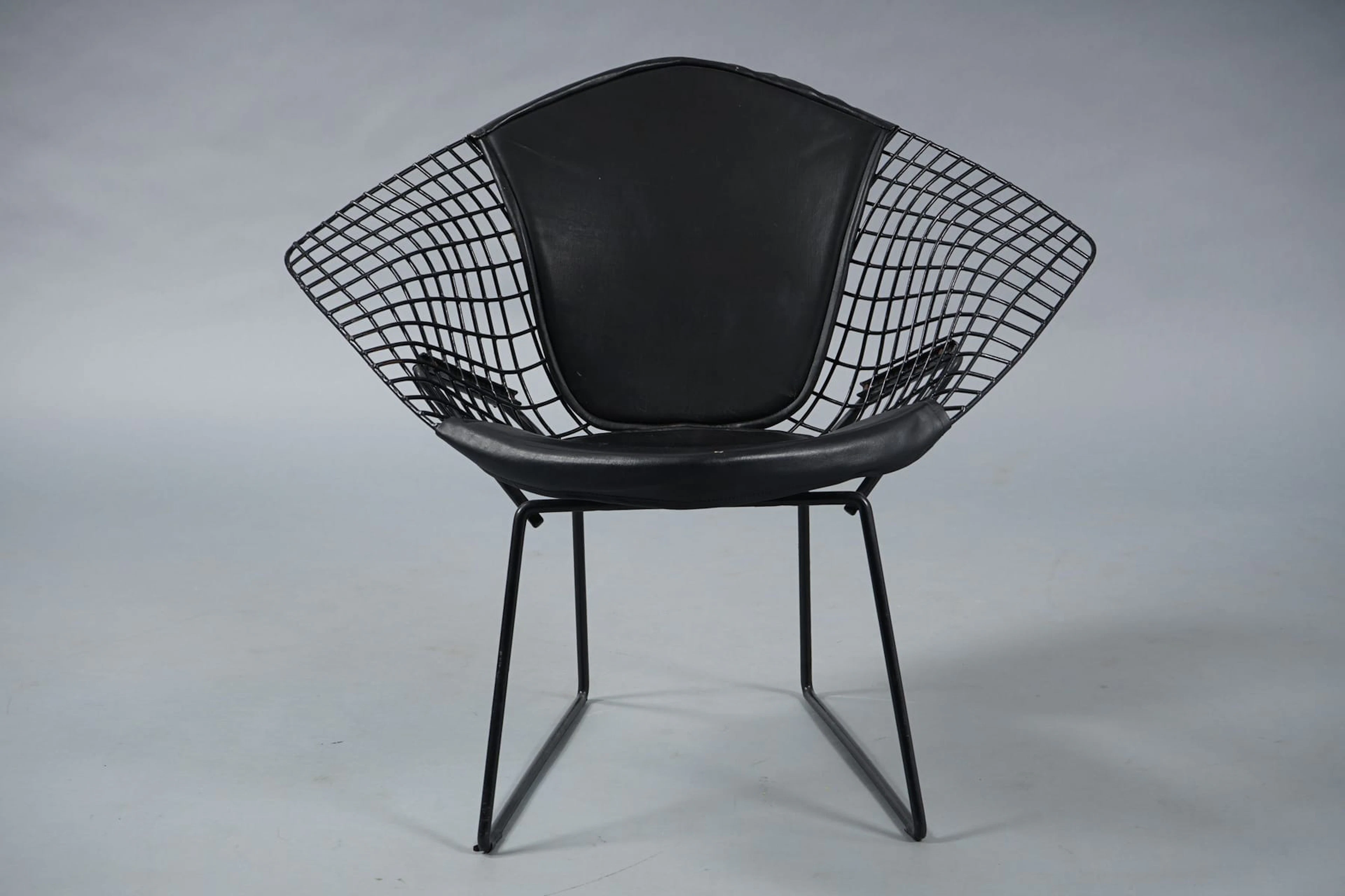 HARRY BERTOIA, nojatuoli, valmistettu Billnäsin tehtaalla