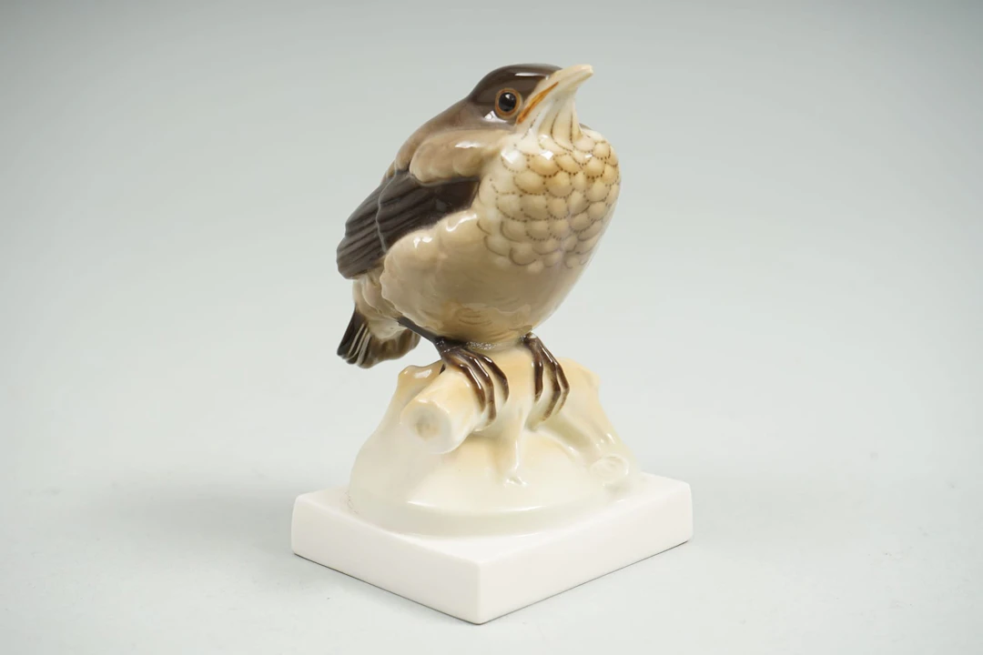 NYMPHENBURG PORCELAIN, figuuri, keramiikkaa