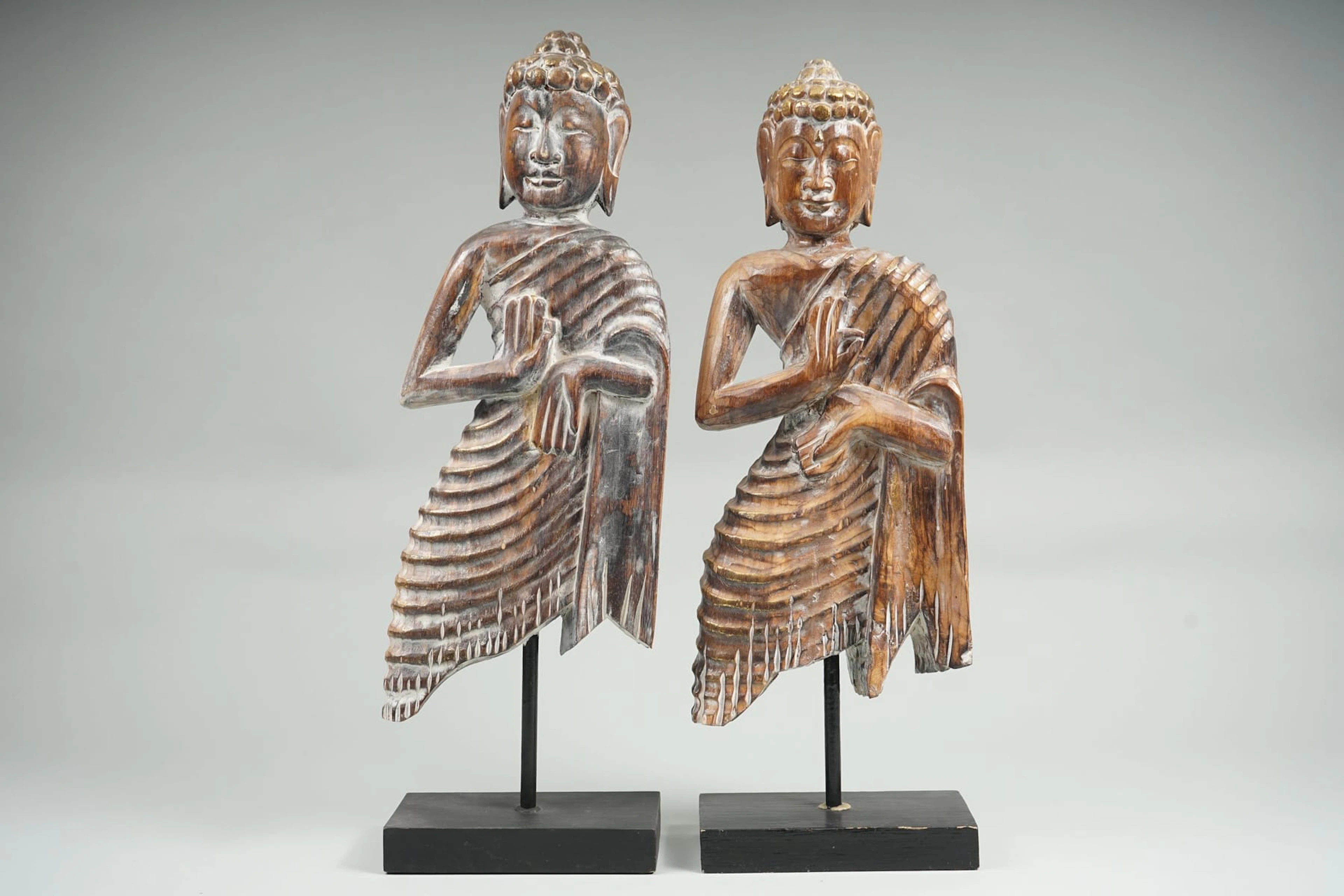 2 kpl Buddha puuveistoksia