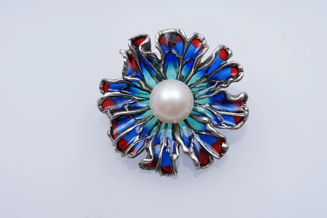 (3452) BROCH SILVER 925 / 1000 PEARL ENAMEL